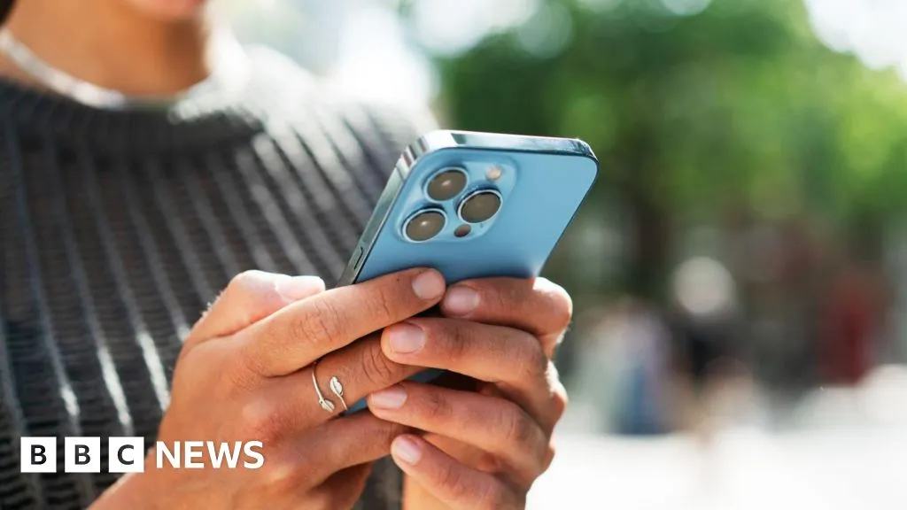 Apple introduce verificări obligatorii de vârstă pentru utilizatorii de iPhone din Regatul Unit: O nouă eră în siguranța digitală sau o amenințare pentru intimitate?