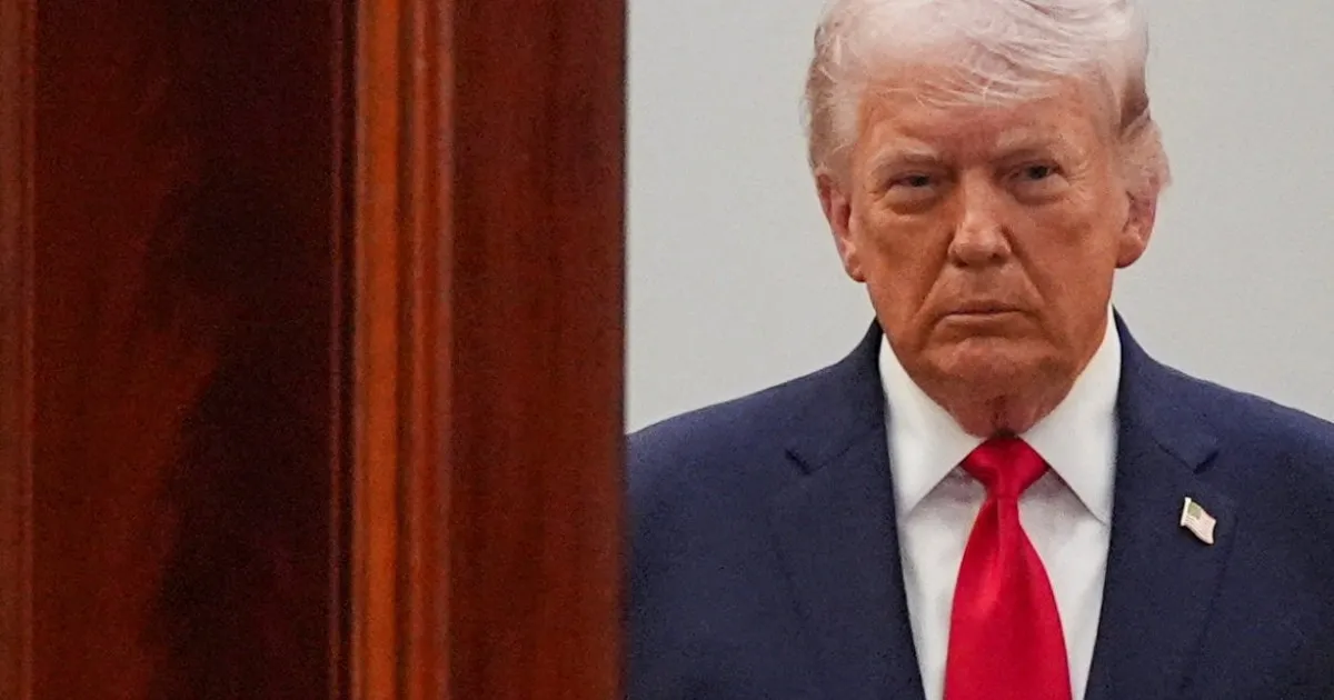 Trump amenință cu 'iadul' pentru Iran dacă Strâmtoarea Hormuz nu este redeschisă. Termen limită: luni
