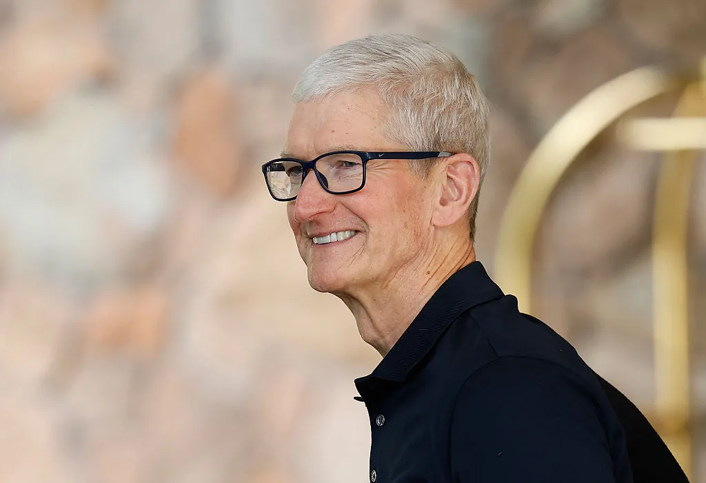 Apple testează patru design-uri pentru ochelarii inteligenți ce urmează să fie lansați