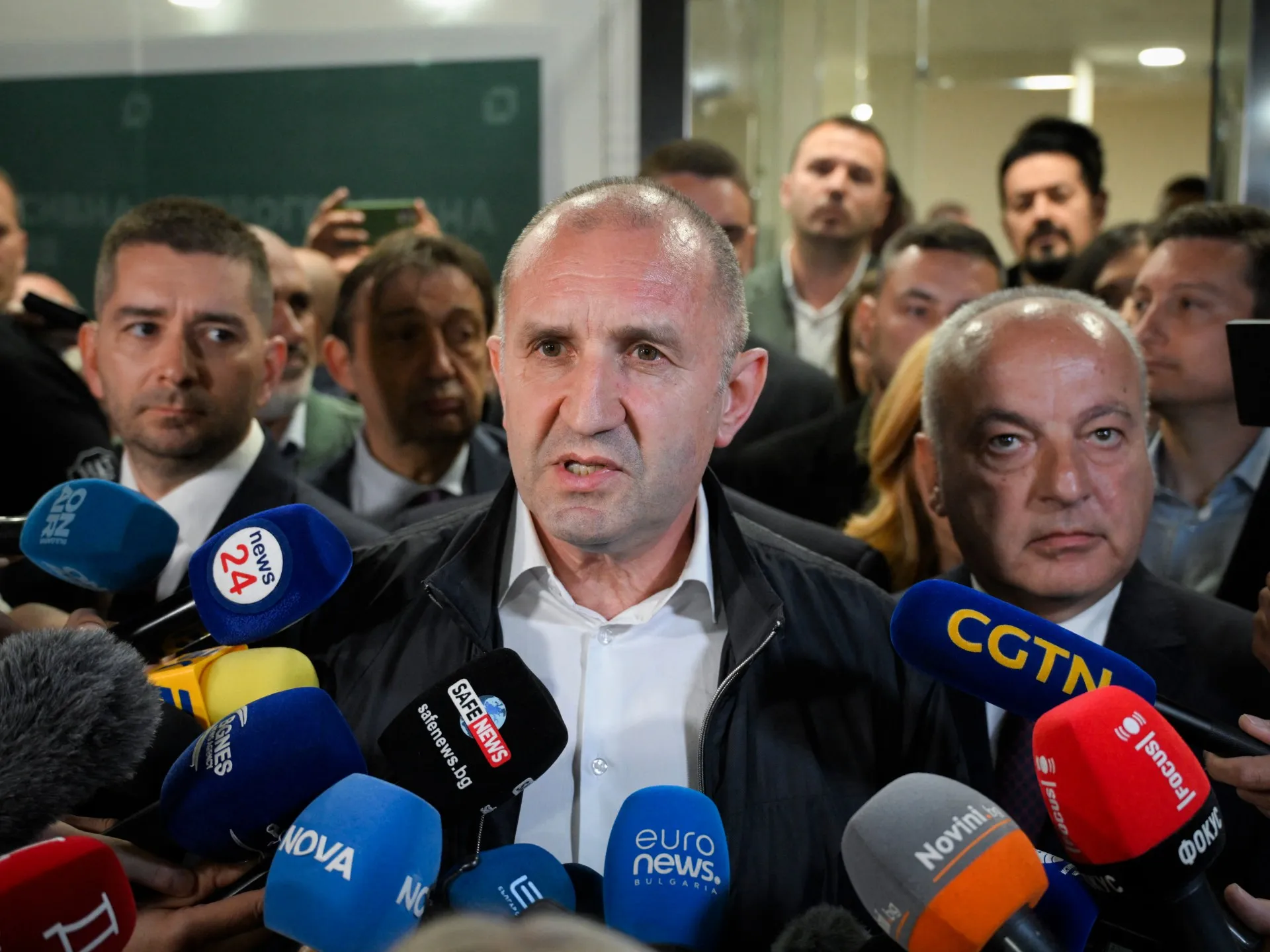 Fostul președinte Radev câștigă alegerile din Bulgaria: Partidul său, Bulgaria Progressive, obține 38,1% din voturi