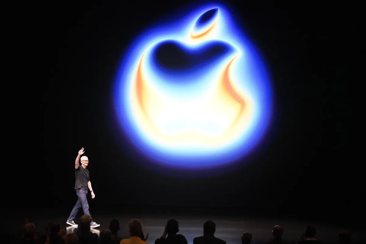 Tim Cook pleacă de la conducerea Apple: o analiză a moștenirii sale de 15 ani, de la noi produse și servicii la expansiunea în China