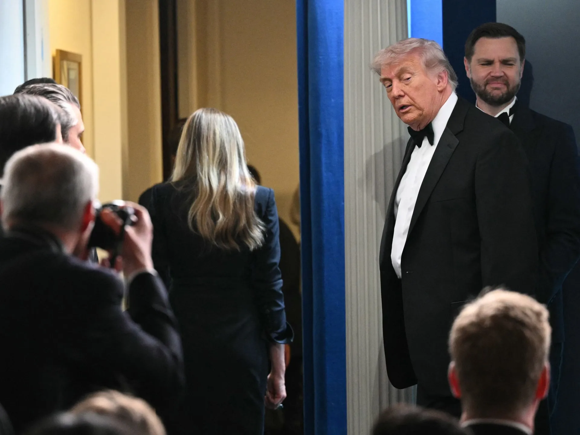 Atac armat la dineul corespondenților de la Casa Albă: Trump, în siguranță după ce a fost evacuat de urgență