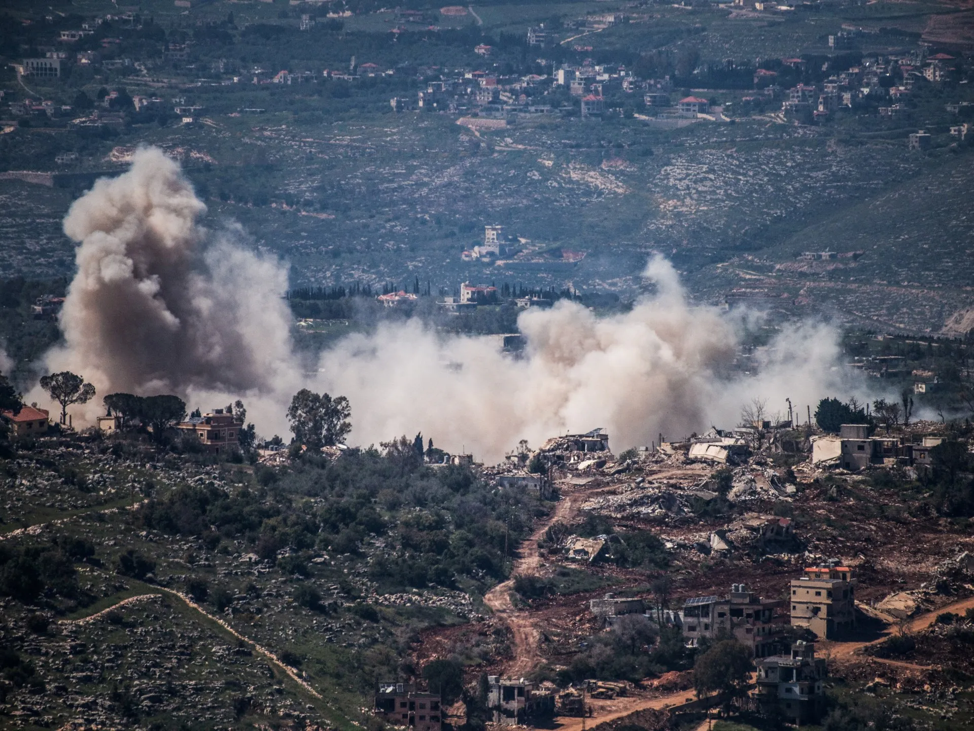 Israel emite ordine de evacuare forțată în sudul Libanului, escaladând conflictul cu Hezbollah