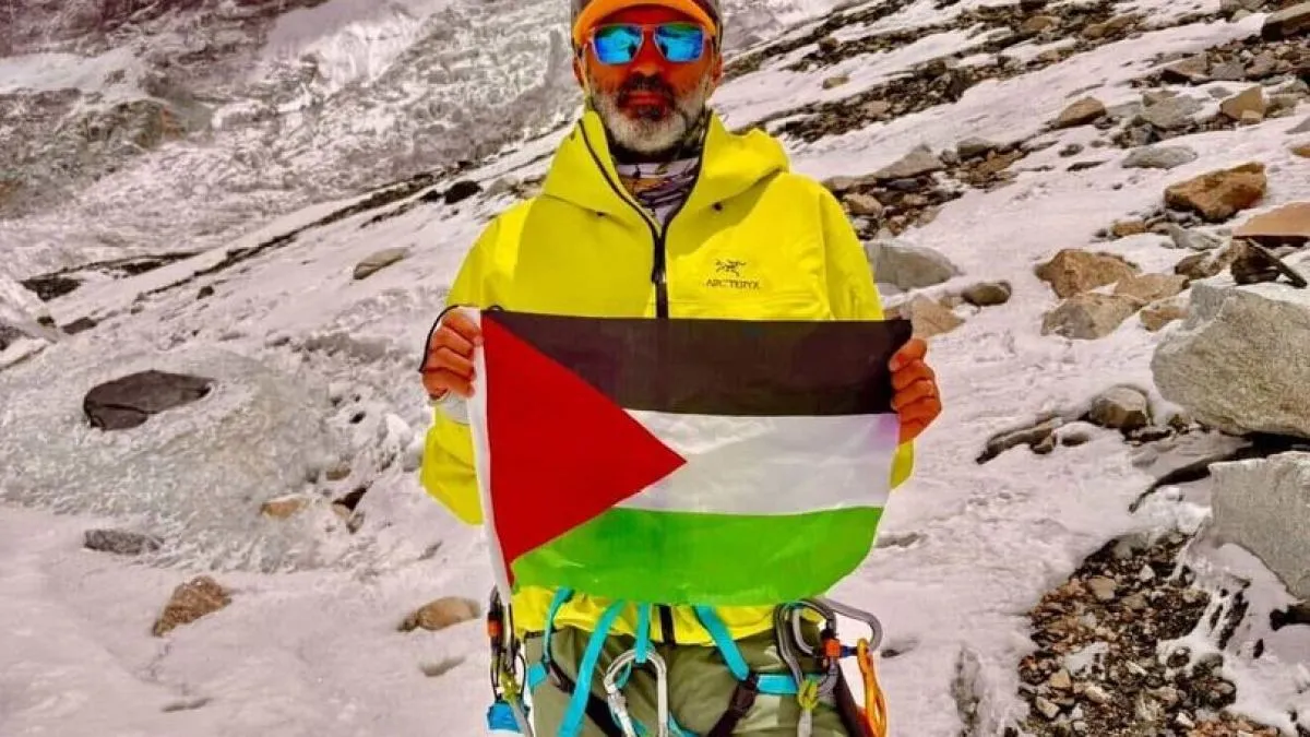 Alpinistul urcă pe Everest pentru copiii palestinieni