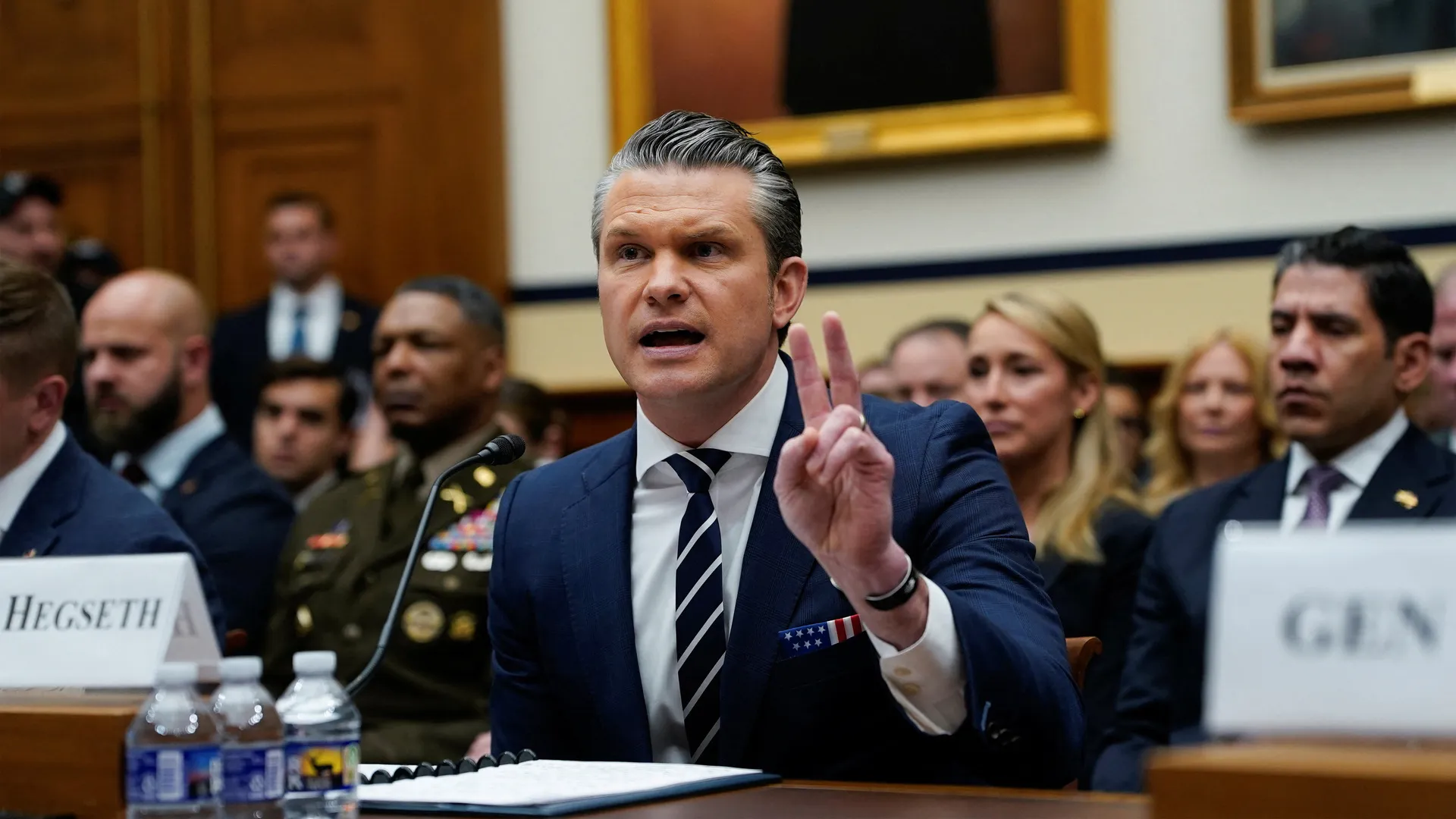 Audieri tensionate la Pentagon: Hegseth, sub focul întrebărilor despre războiul cu Iranul