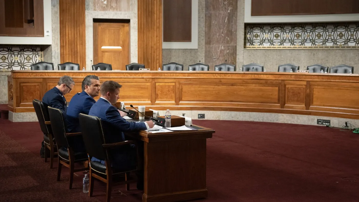 Republicanii amână decizia privind războiul din Iran, lăsându-l pe Trump să decidă, în ciuda termenului limită