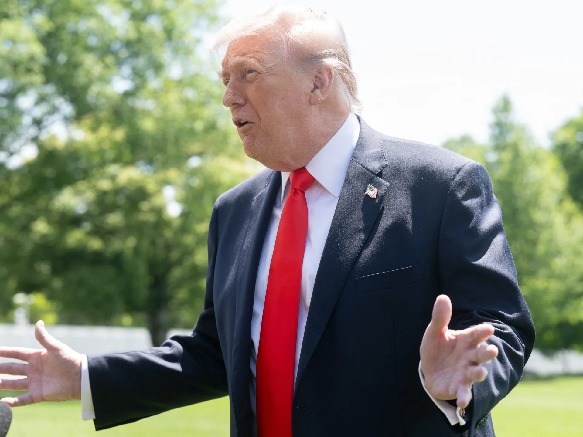 Trump amenință Iranul: „O să-i facem praf” – analiza unei crize în creștere
