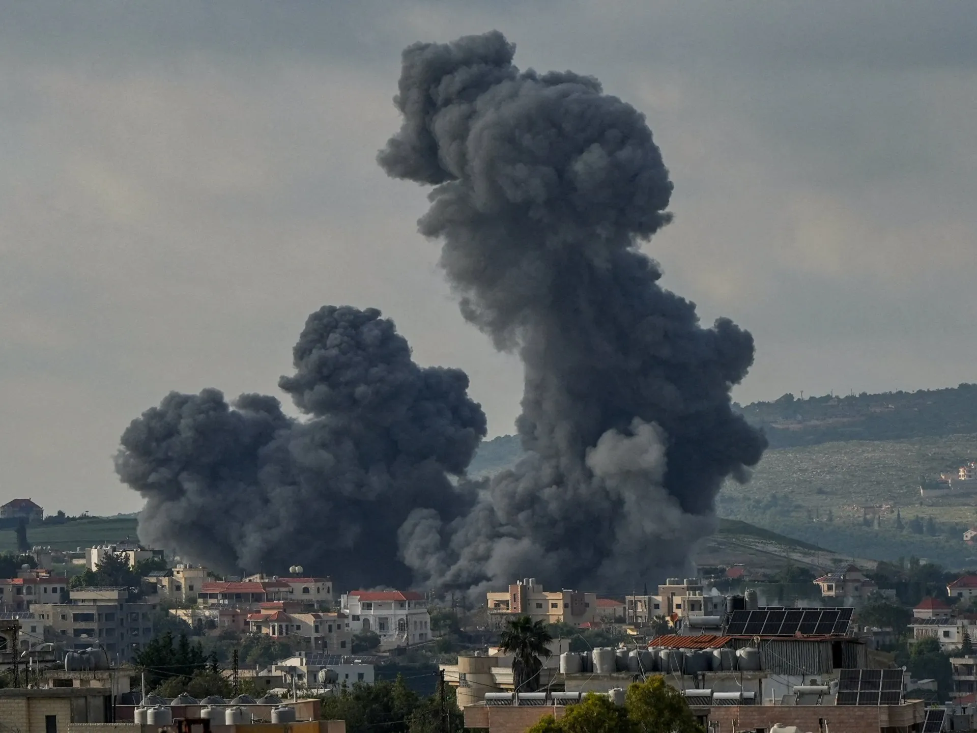 Atacuri aeriene israeliene în sudul Libanului: 10 morți, încălcări ale încetării focului