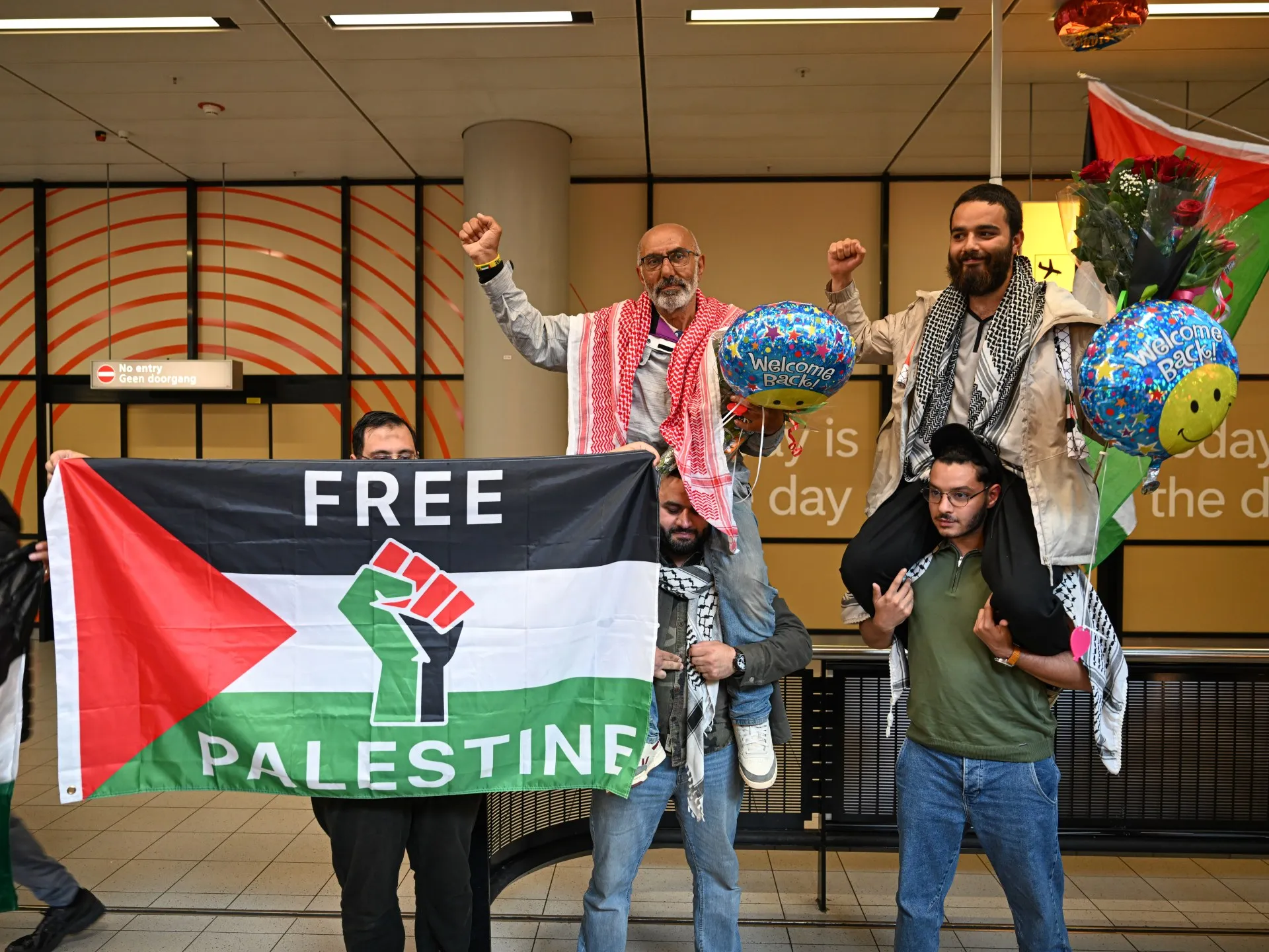 Activiștii flotilei de ajutor pentru Gaza, reținuți de Israel, au ajuns în Olanda
