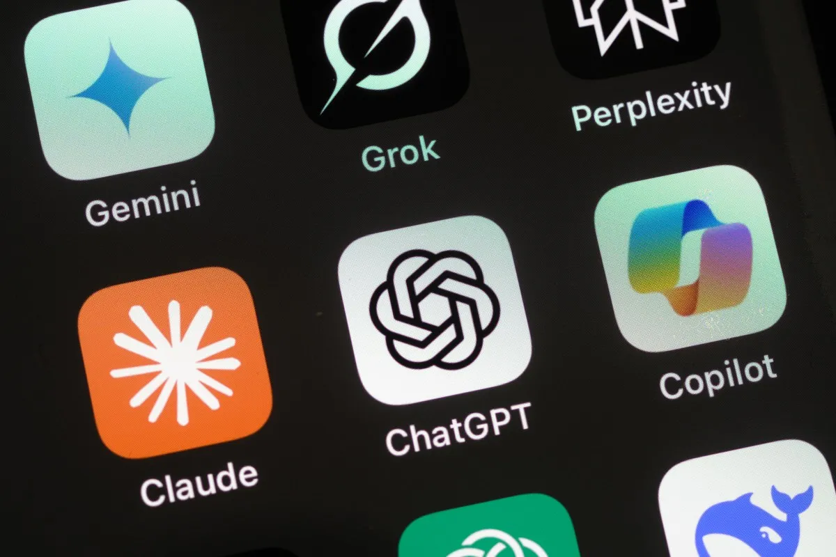 Apple pregătește iOS 27: utilizatorii vor putea alege singuri modelele AI preferate