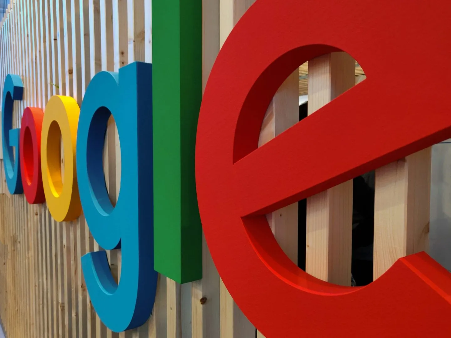 Google testează Remy, agentul AI personal pentru Gemini: controlul utilizatorului devine prioritar