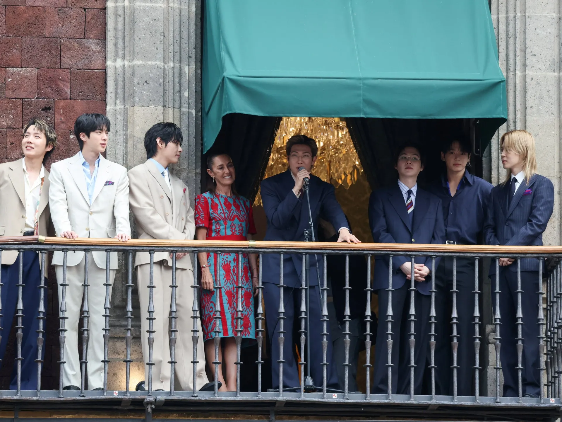 BTS a adunat 50.000 de fani în mai puțin de cinci ore la Palatul Național din Mexico City