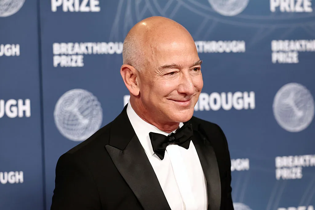 Reprezentantul lui Jeff Bezos părăsește consiliul de administrație al Slate Auto