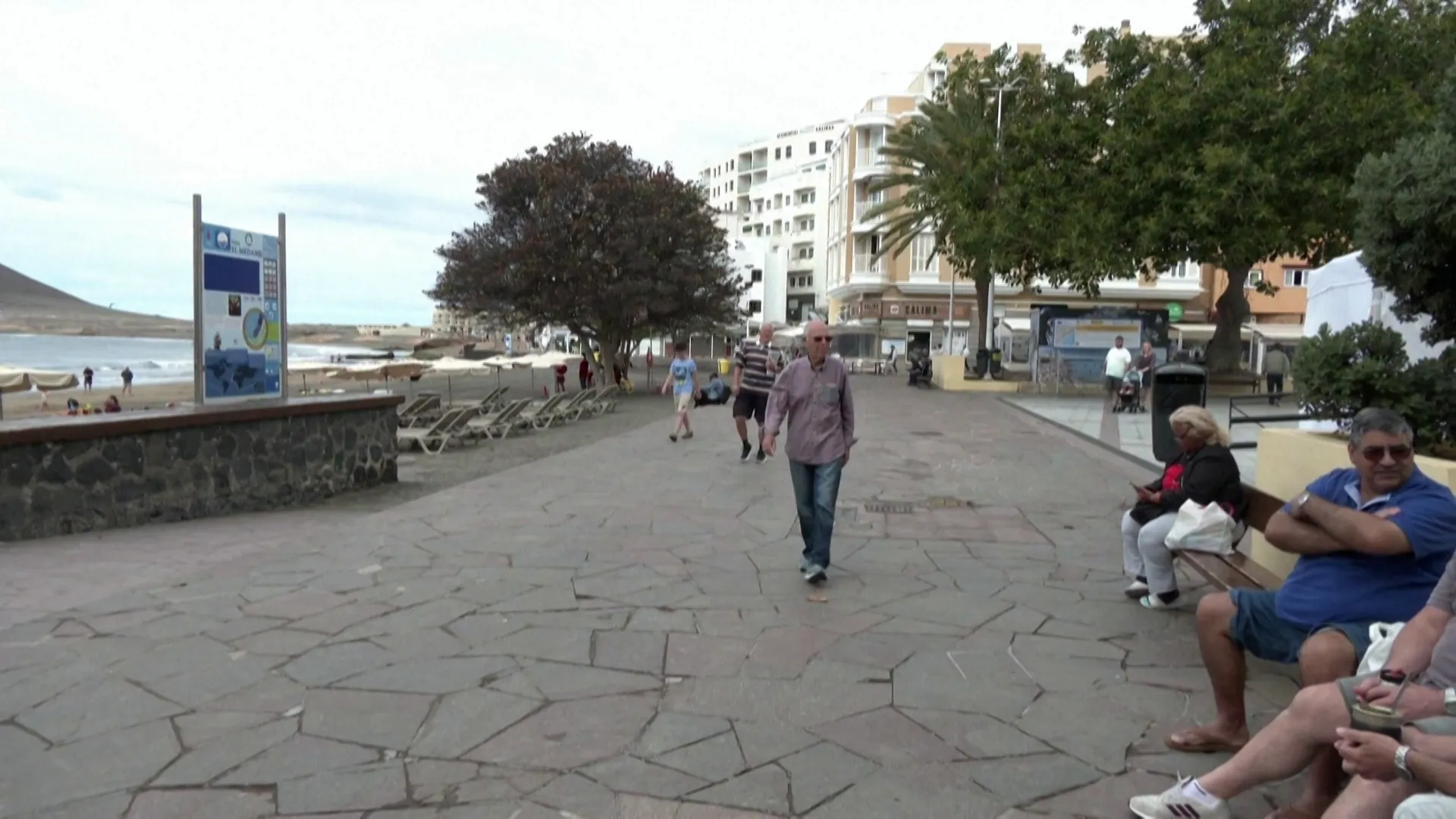 Un oraș turistic din Tenerife așteaptă nava de croazieră lovită de hantavirus