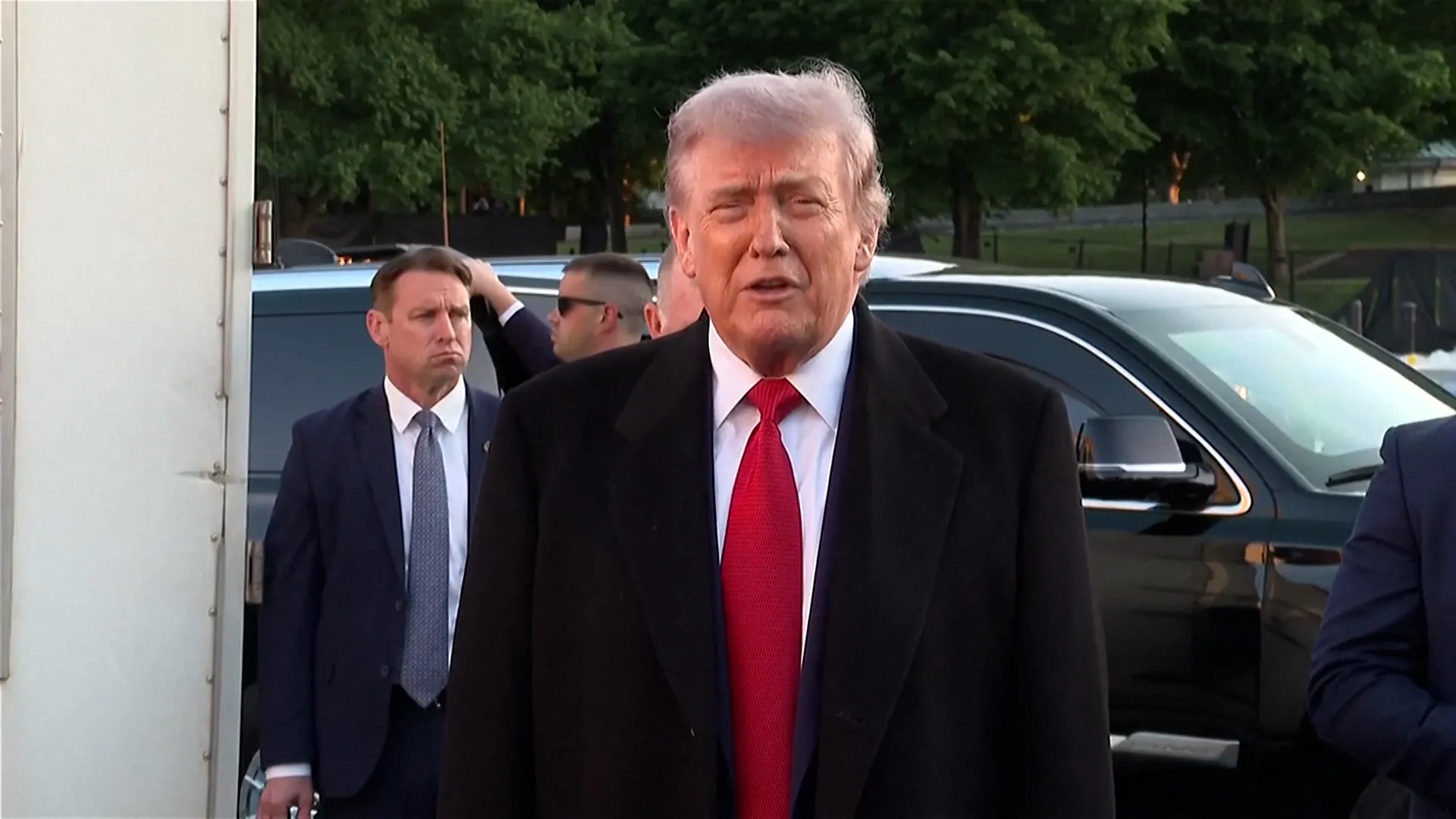 Trump spune că armistițiul cu Iranul este încă în vigoare, dar Teheranul „ar face bine să semneze rapid un acord”