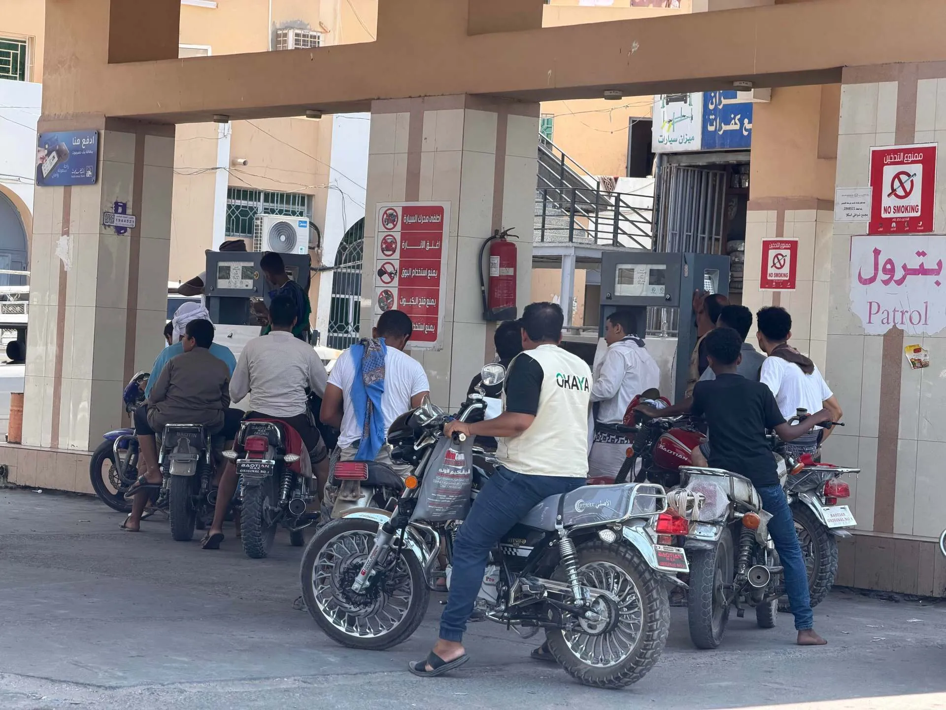 Creșterea prețurilor la combustibil în Yemen adâncește criza: transportul se scumpește, oamenii se luptă să supraviețuiască