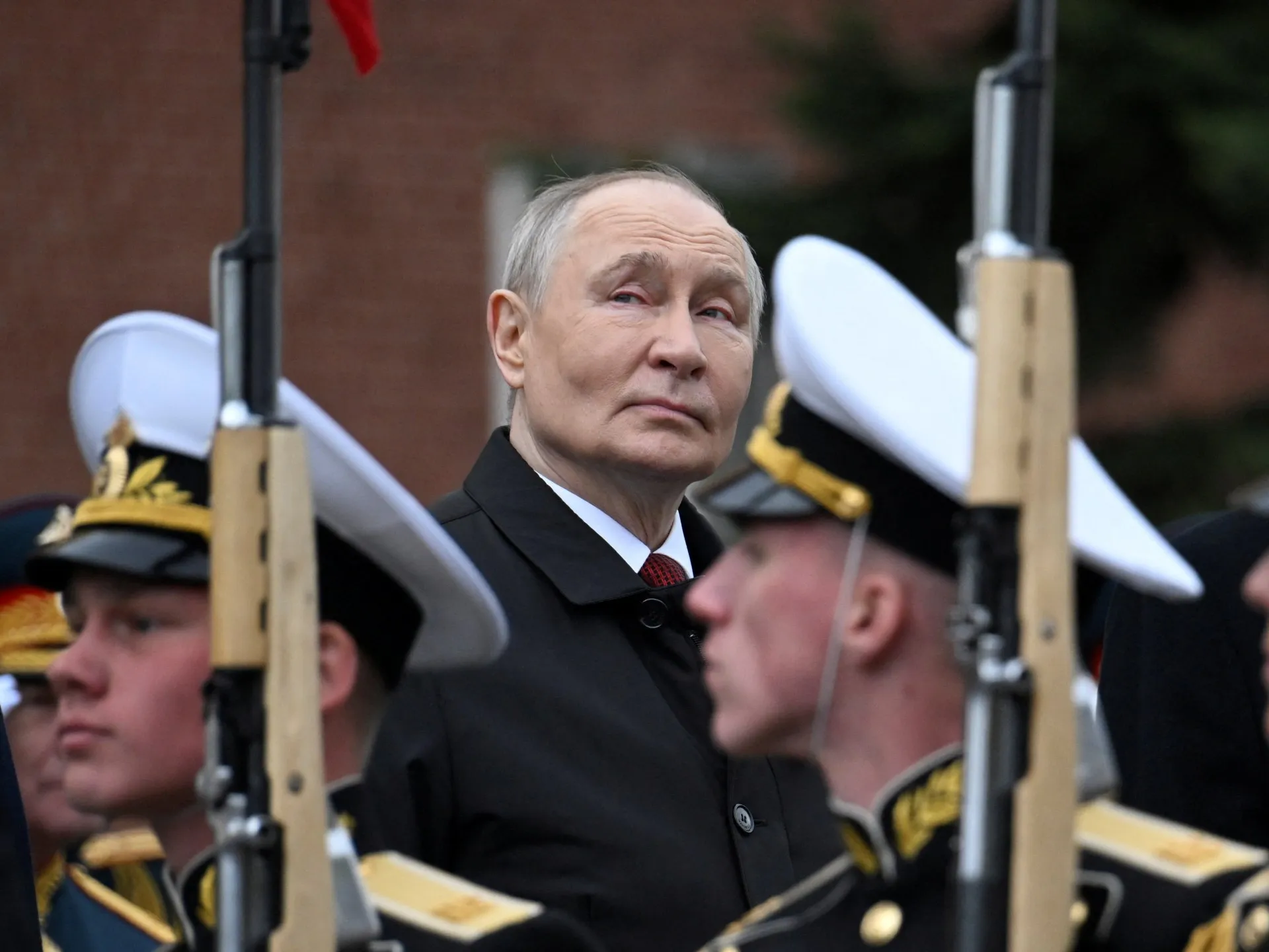Parada de Ziua Victoriei, redusă la Moscova: Putin promite victoria în Ucraina, dar spectacolul militar e mai modest ca niciodată