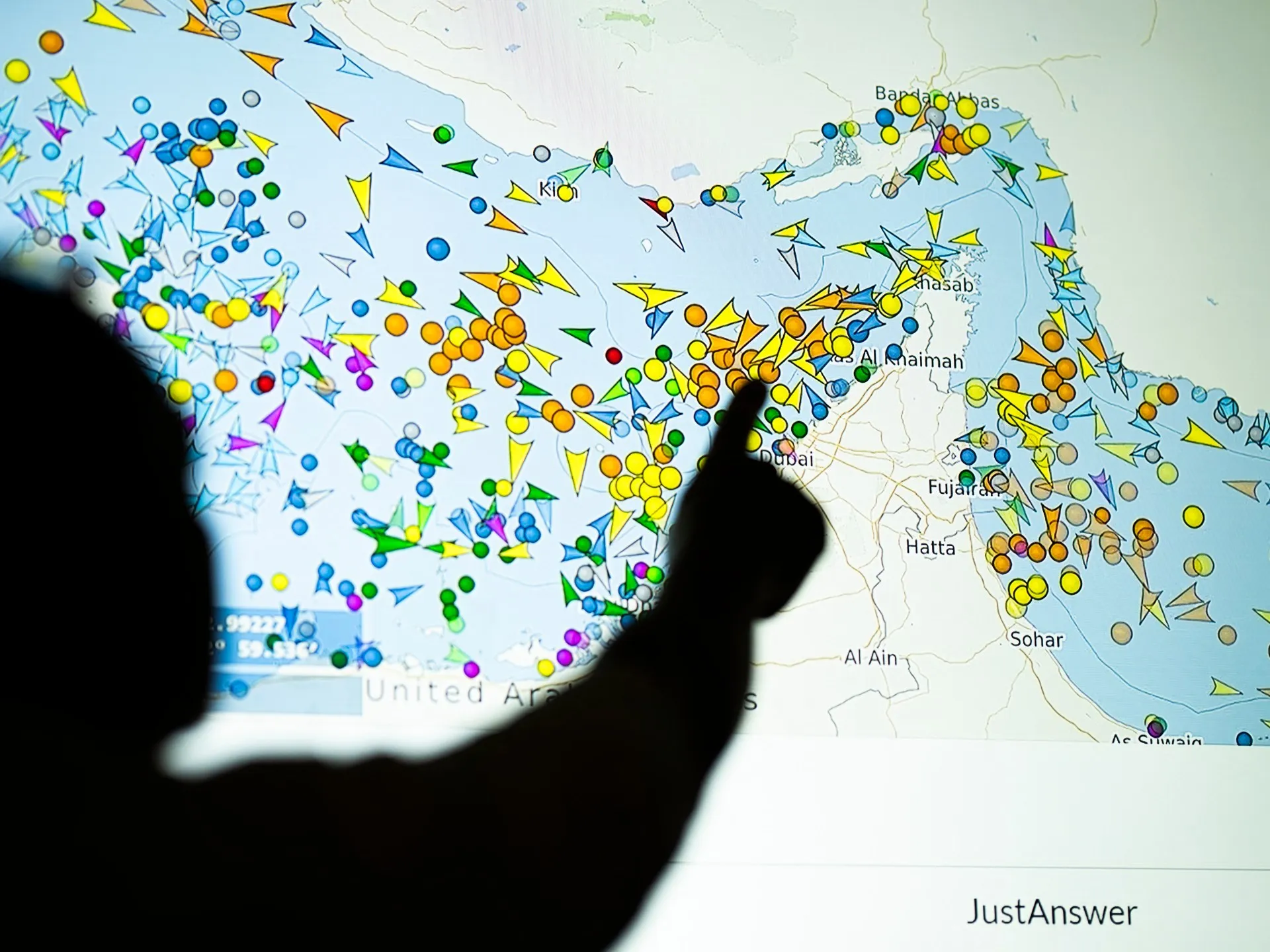 „La nivel de bombă atomică”: Iranul subliniază importanța Strâmtorii Hormuz în contextul discuțiilor cu SUA