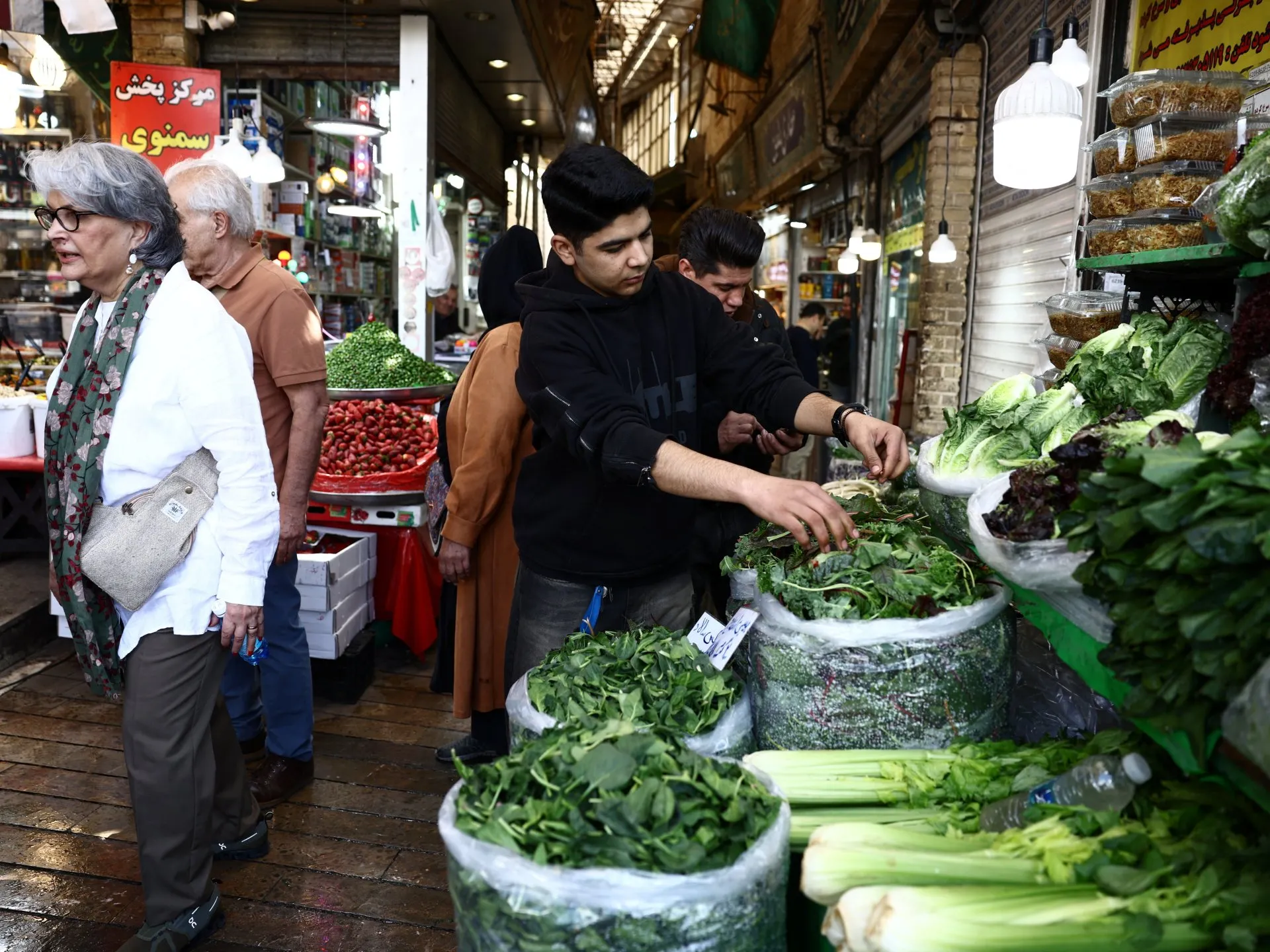 Inflația alimentară lovește puternic gospodăriile din Iranul afectat de război