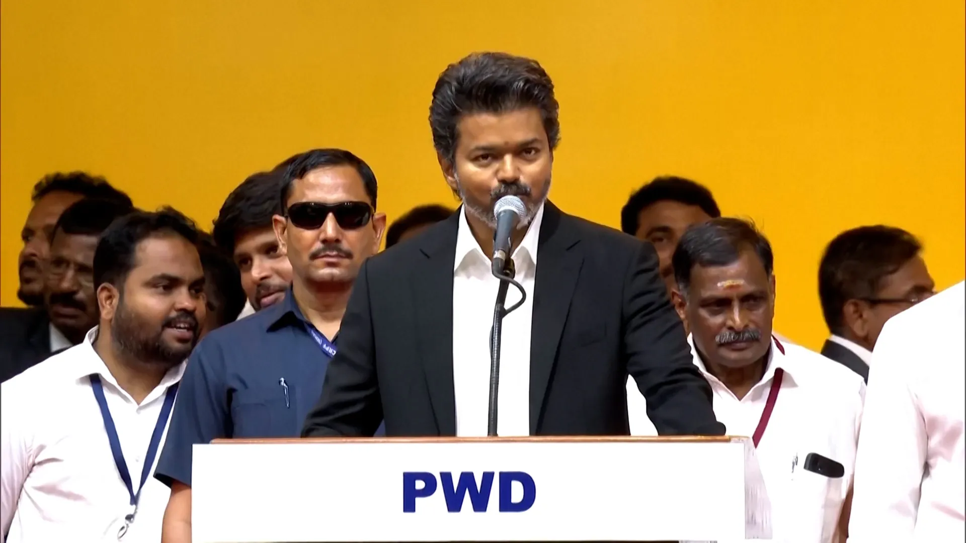Vedeta de cinema Vijay devine prim-ministru al statului Tamil Nadu