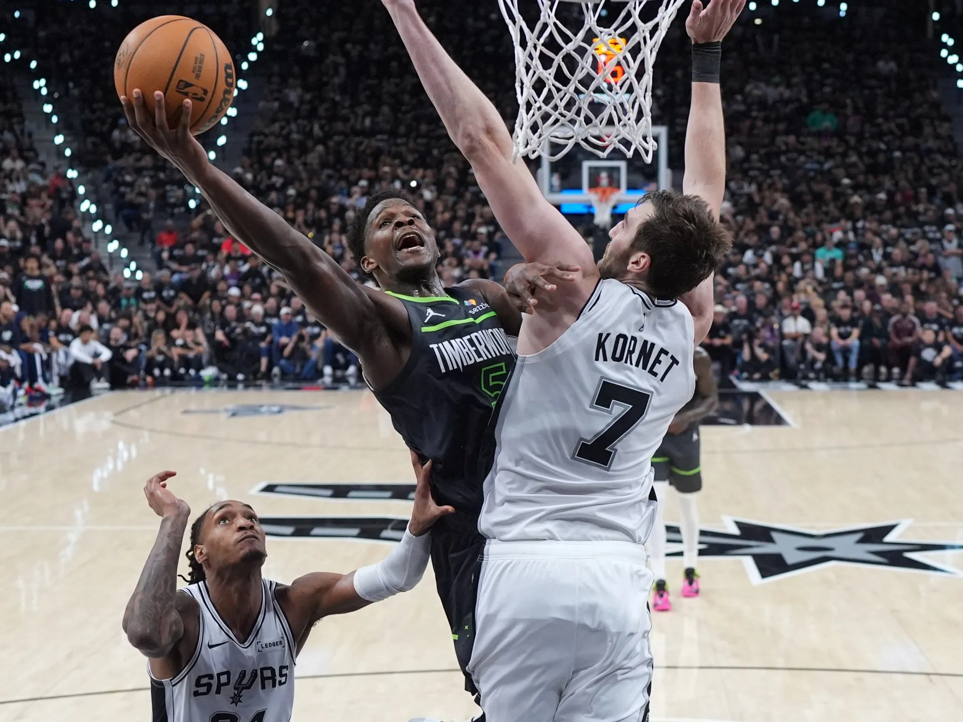 Timberwolves egalează seria după eliminarea lui Wembanyama: Edwards strălucește cu 36 de puncte