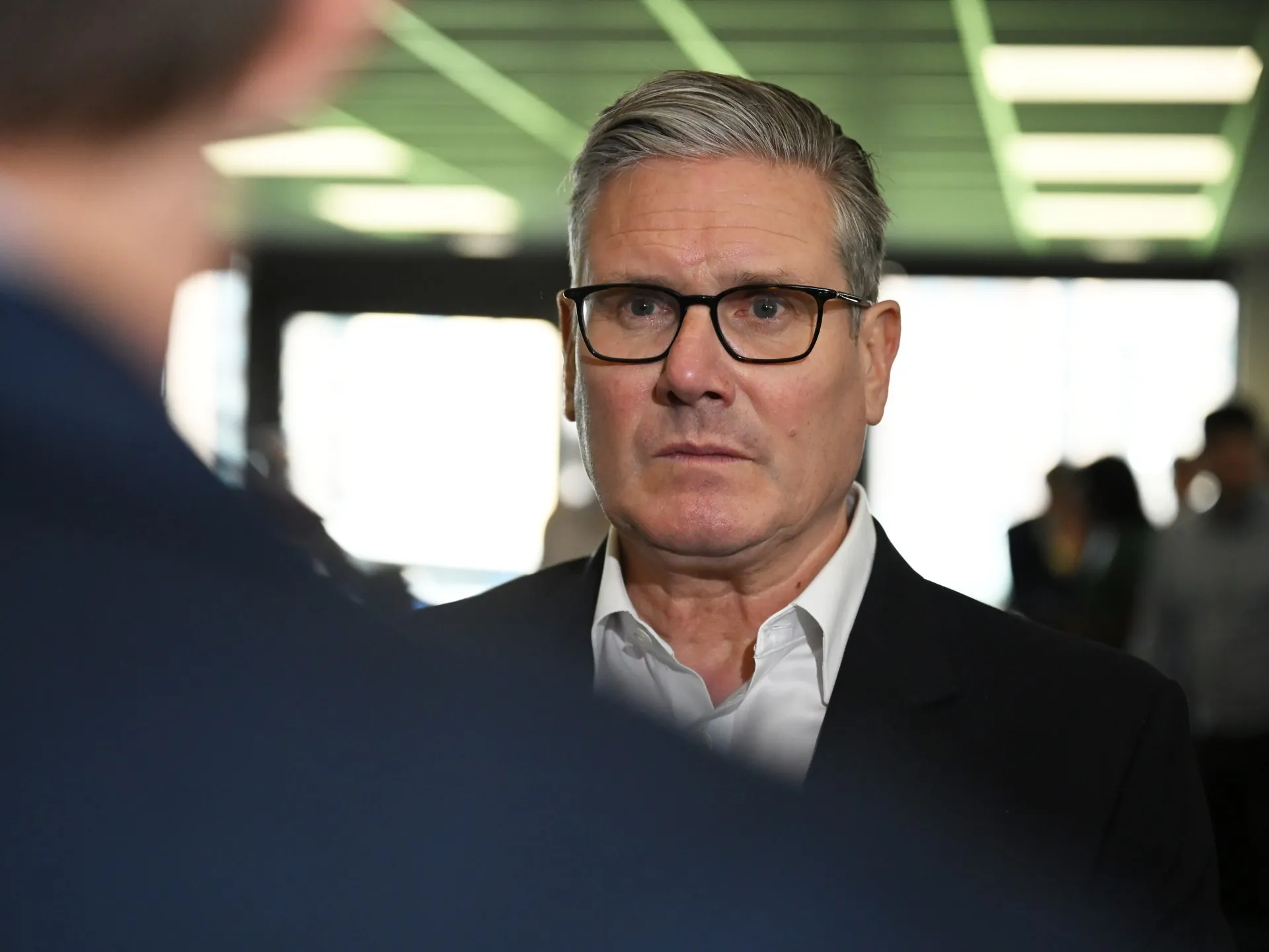 Keir Starmer, sub presiune: Liderul laburist se confruntă cu o posibilă provocare după înfrângerea zdrobitoare în alegerile locale