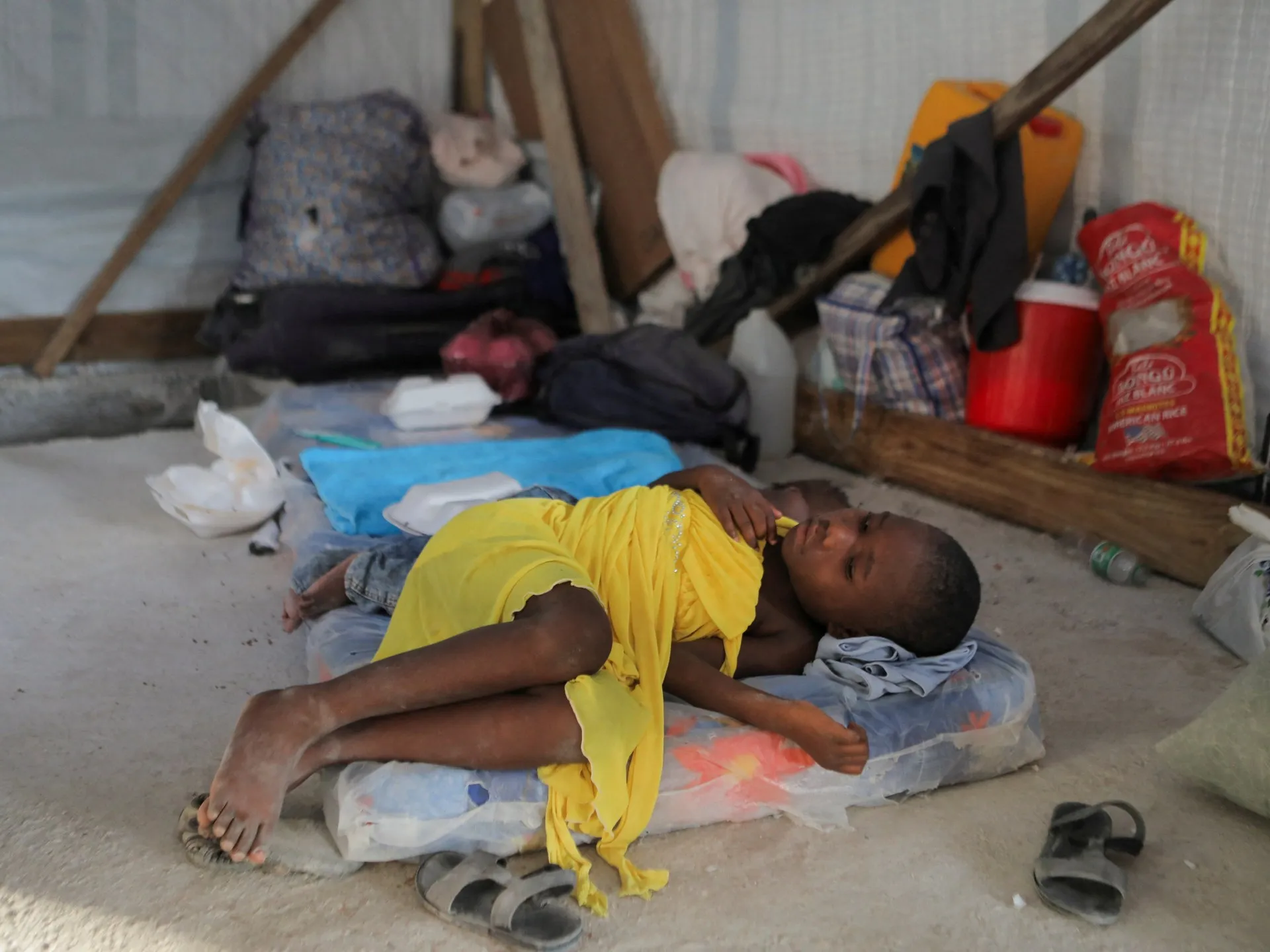 Sute de persoane strămutate și servicii medicale suspendate în Haiti din cauza violențelor bandelor