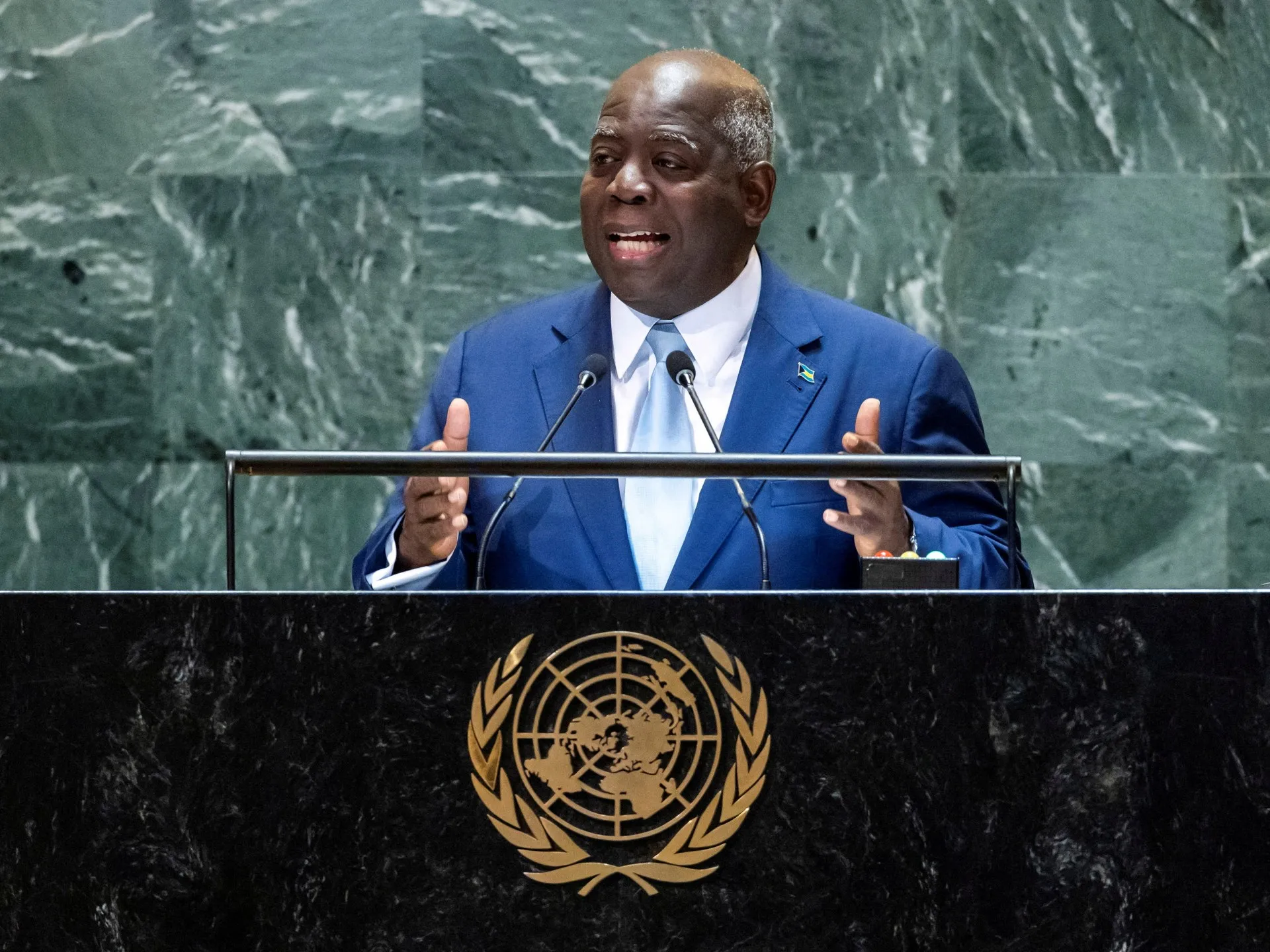 Bahamas: Alegători la urne pentru alegeri anticipate decisive – Davis vrea un al doilea mandat istoric