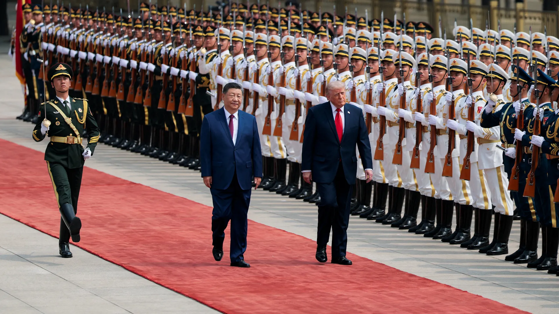 Xi Jinping îl primește pe Donald Trump cu ceremonie oficială înaintea discuțiilor de mare miză