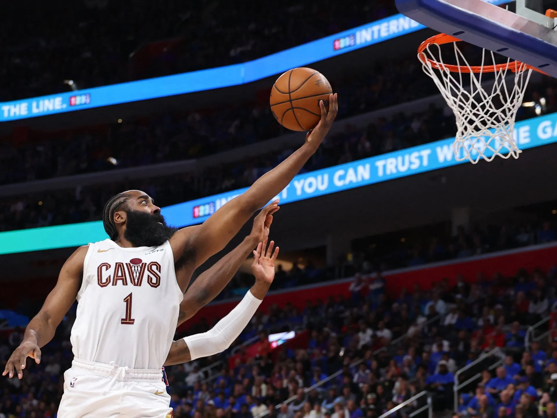 Cavaliers revin spectaculos și înving Pistons în prelungiri, preluând conducerea cu 3-2 în semifinalele Conferinței de Est