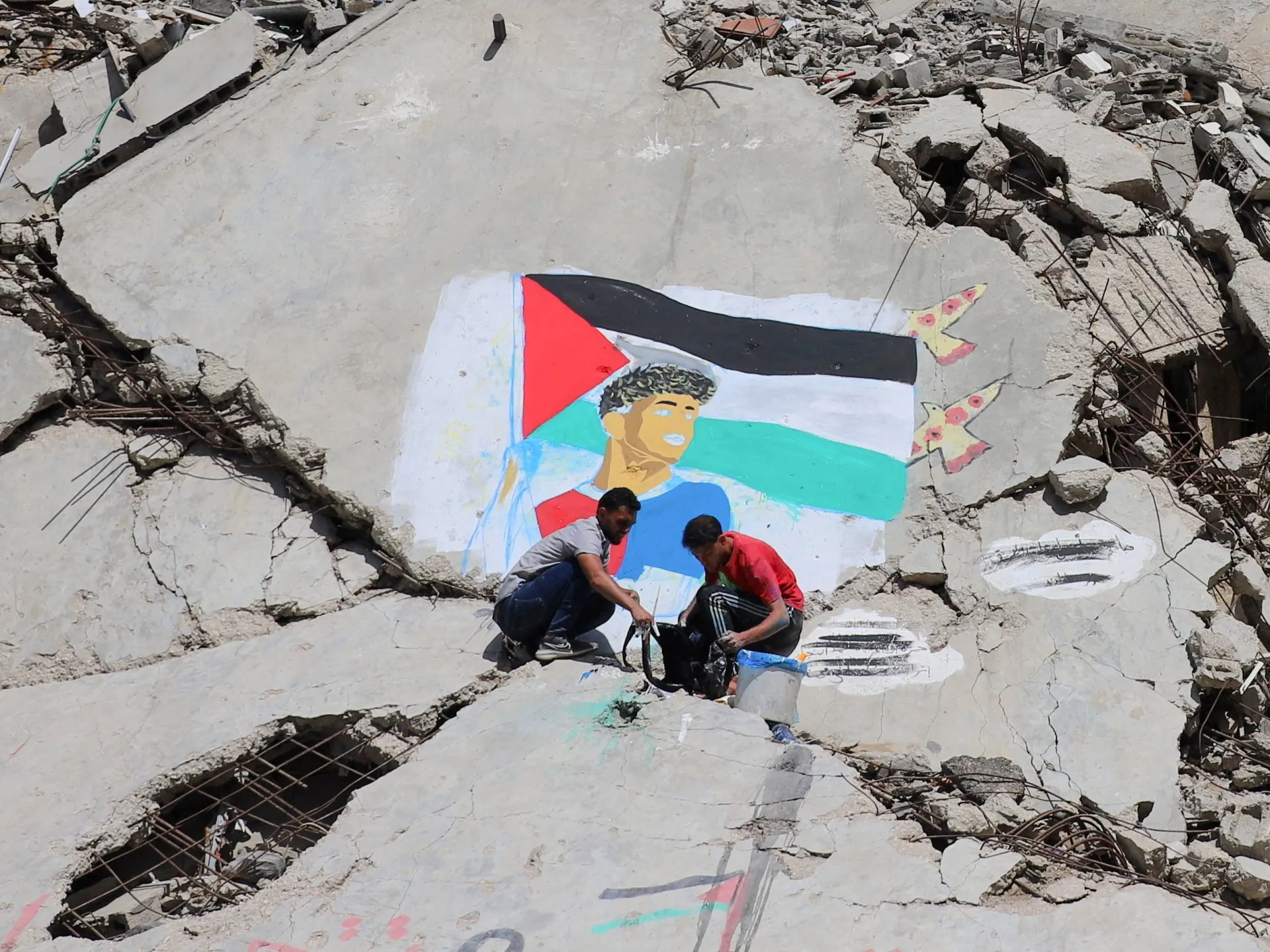 Lamine Yamal împarte opinia publică: gestul cu steagul palestinian și muralul din Gaza