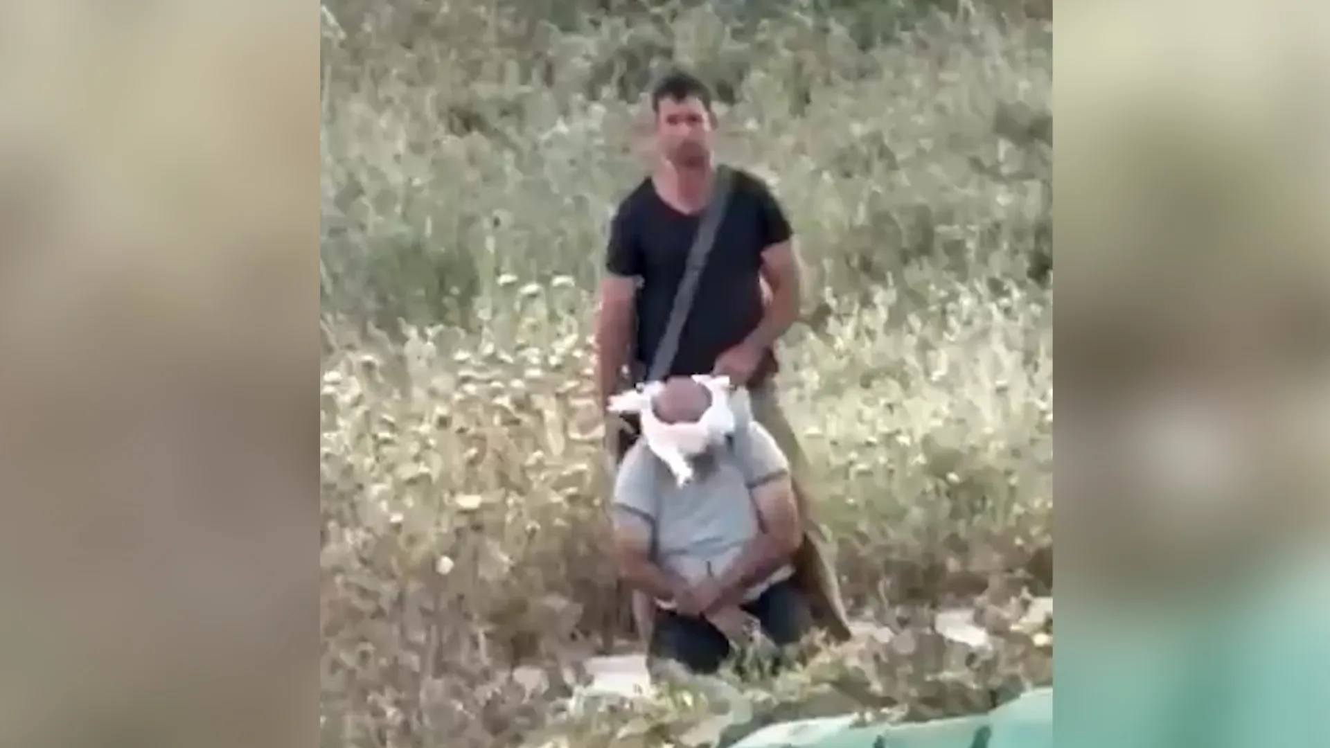 Colonist israelian legat la ochi și reținut un palestinian în Cisiordania ocupată