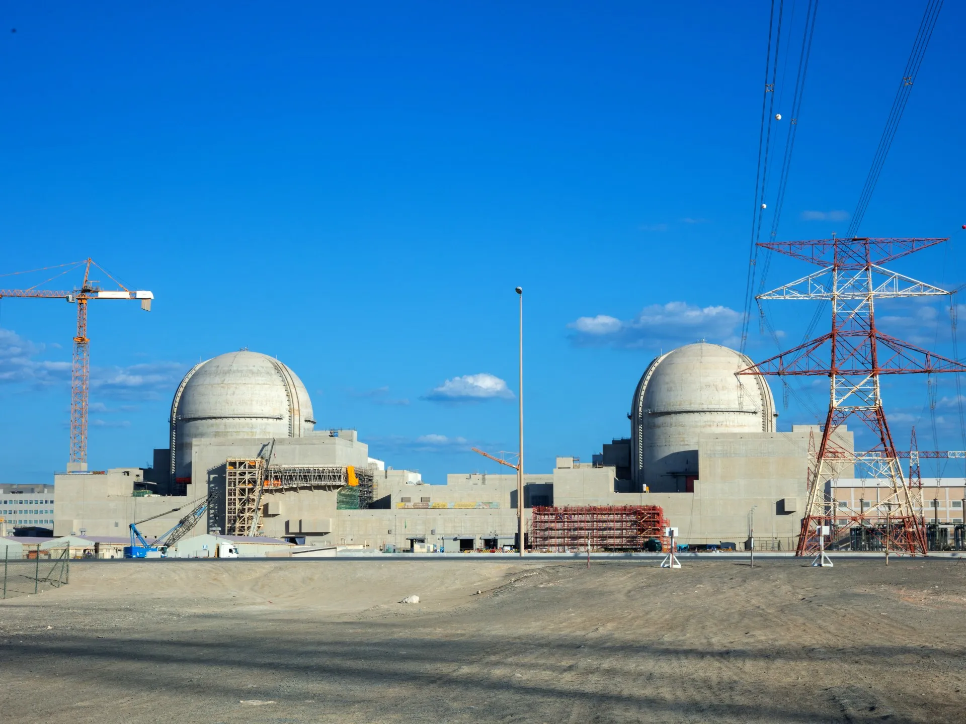 Atac cu dronă la centrala nucleară Barakah din Emiratele Arabe Unite: un nou semnal de alarmă pentru securitatea regională