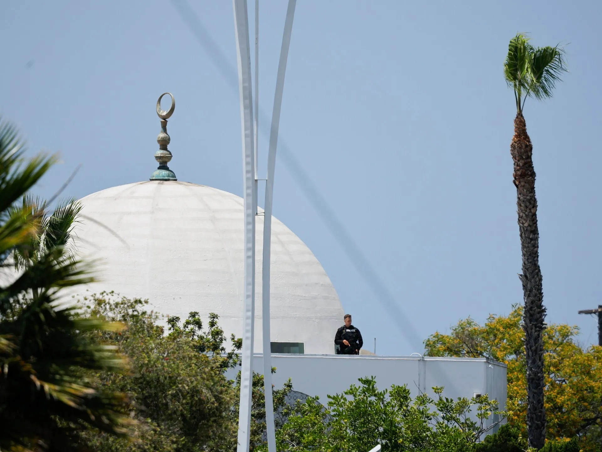 Alertă în San Diego: Poliția intervine într-un incident cu focuri de armă la Centrul Islamic