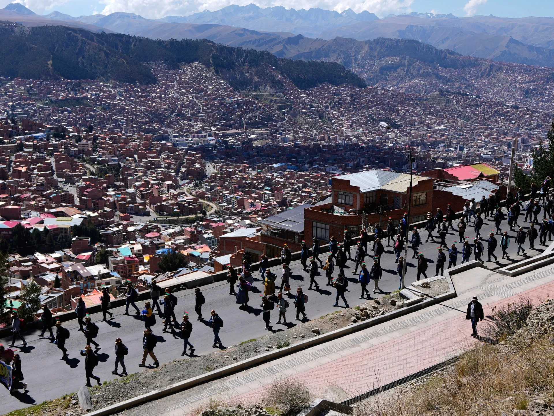 Mii de protestatari cer demisia președintelui în La Paz, Bolivia