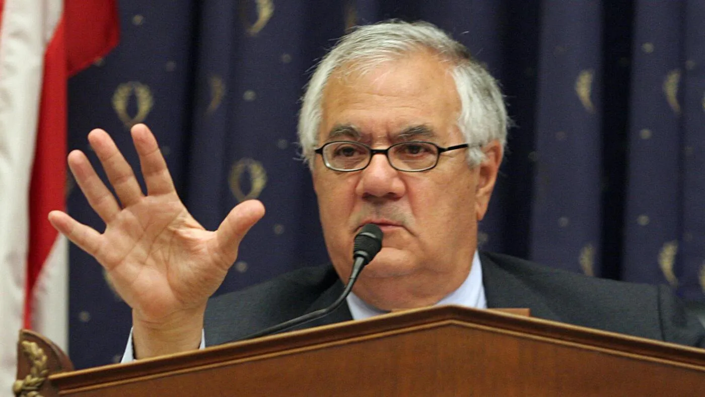 Barney Frank, fostul congresman și pionier al drepturilor LGBTQ+, a murit la 86 de ani