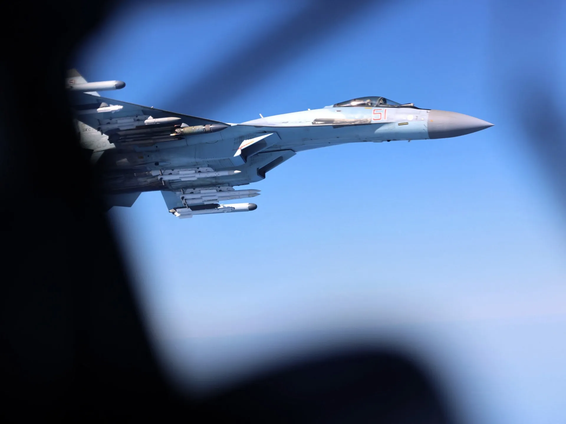 Incident periculos în Marea Neagră: avioane rusești interceptează un avion-spion britanic