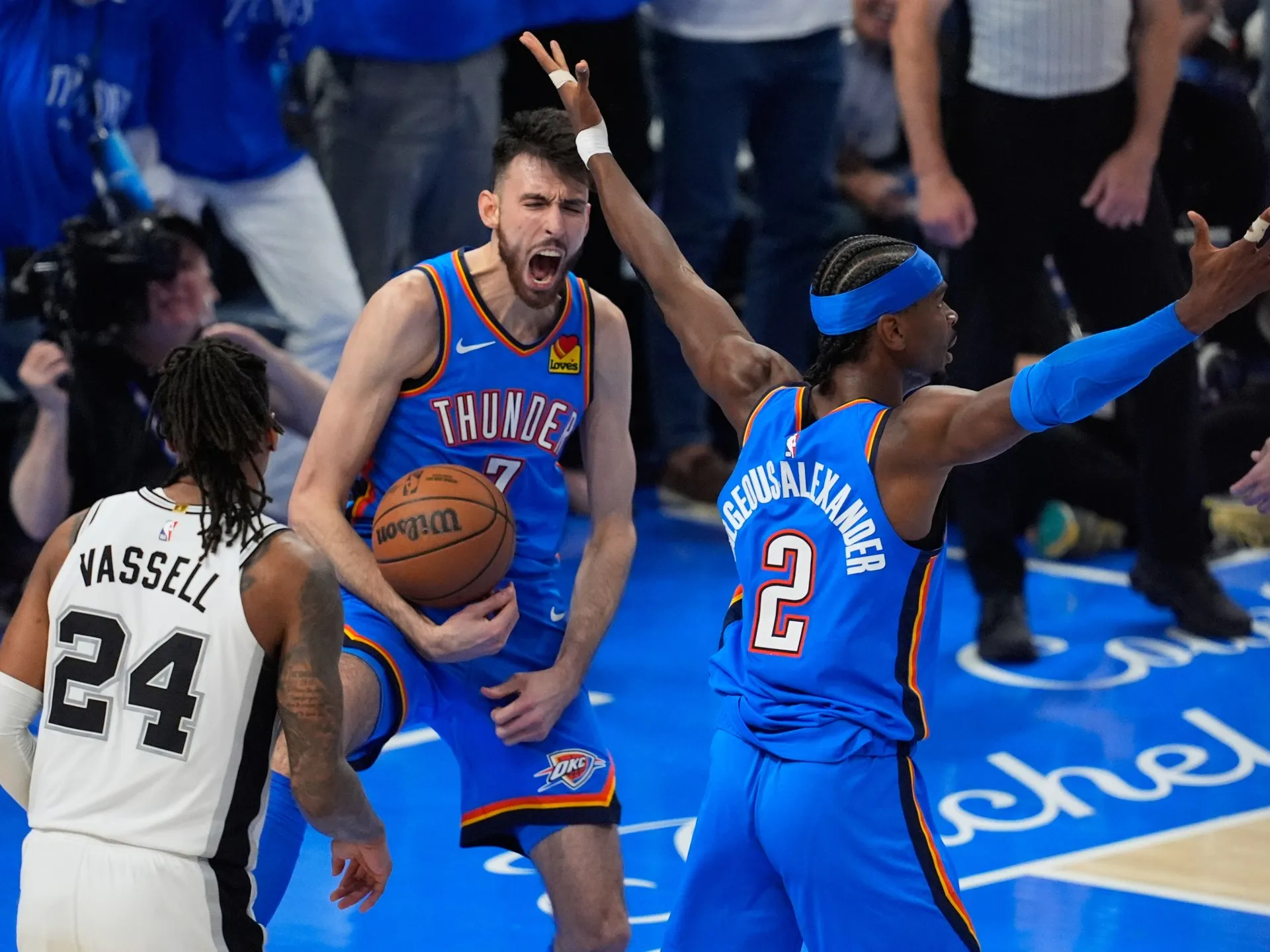 MVP Gilgeous-Alexander conduce Thunder la egalare în serie cu Spurs