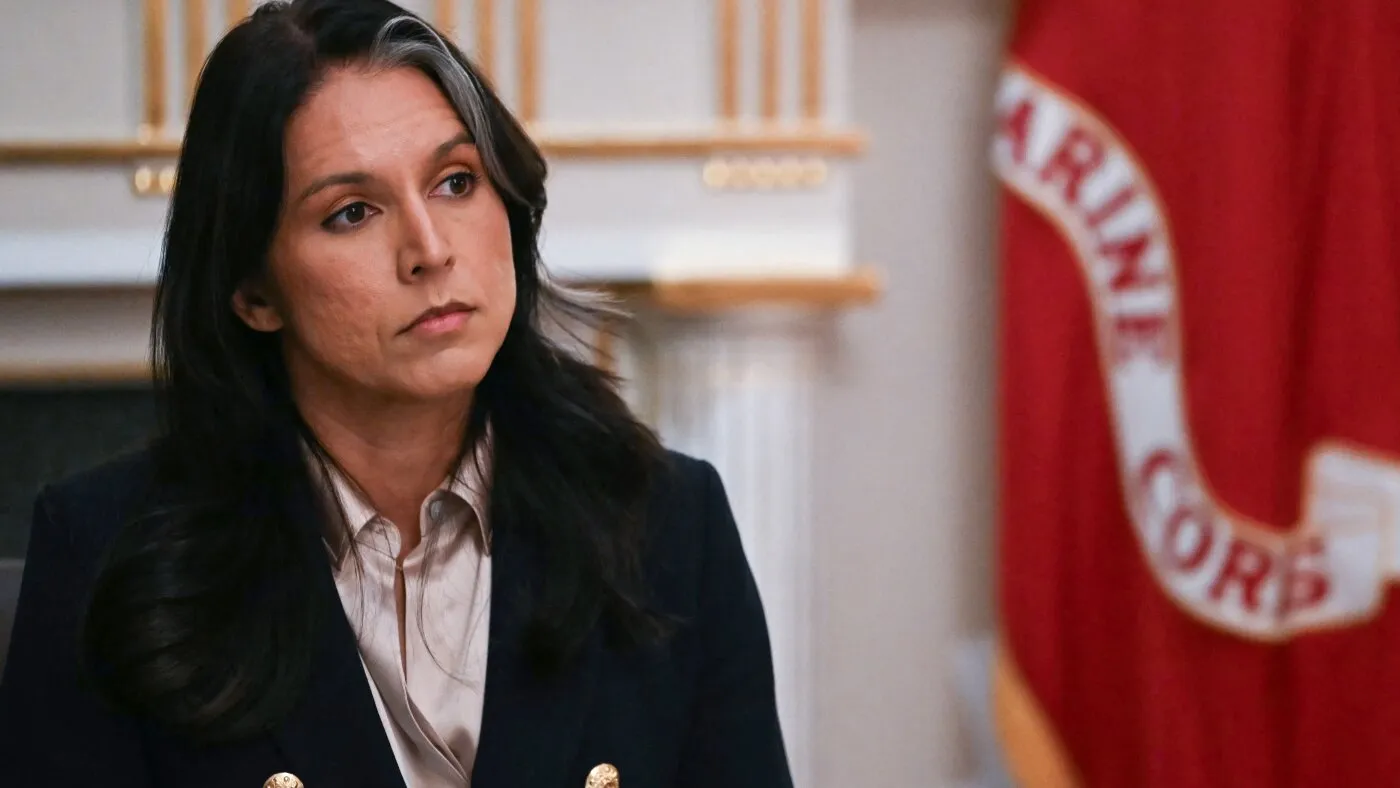 Tulsi Gabbard demisionează din funcția de director al informațiilor naționale, invocând diagnosticul de cancer al soțului