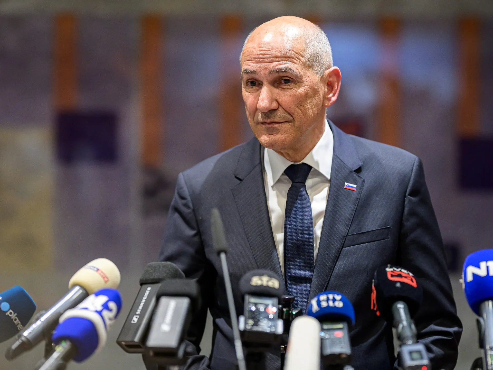 Parlamentul Sloveniei aprobă revenirea la putere a politicianului de dreapta Janez Janša