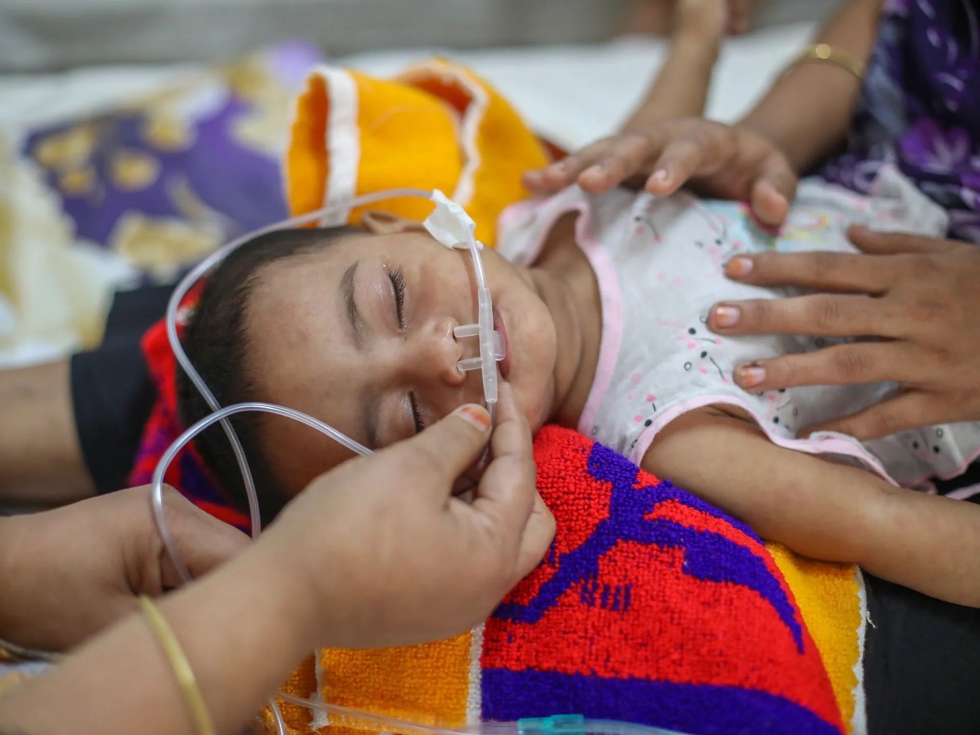 Epidemie de rujeolă în Bangladesh: Peste 500 de copii au murit, iar numărul continuă să crească