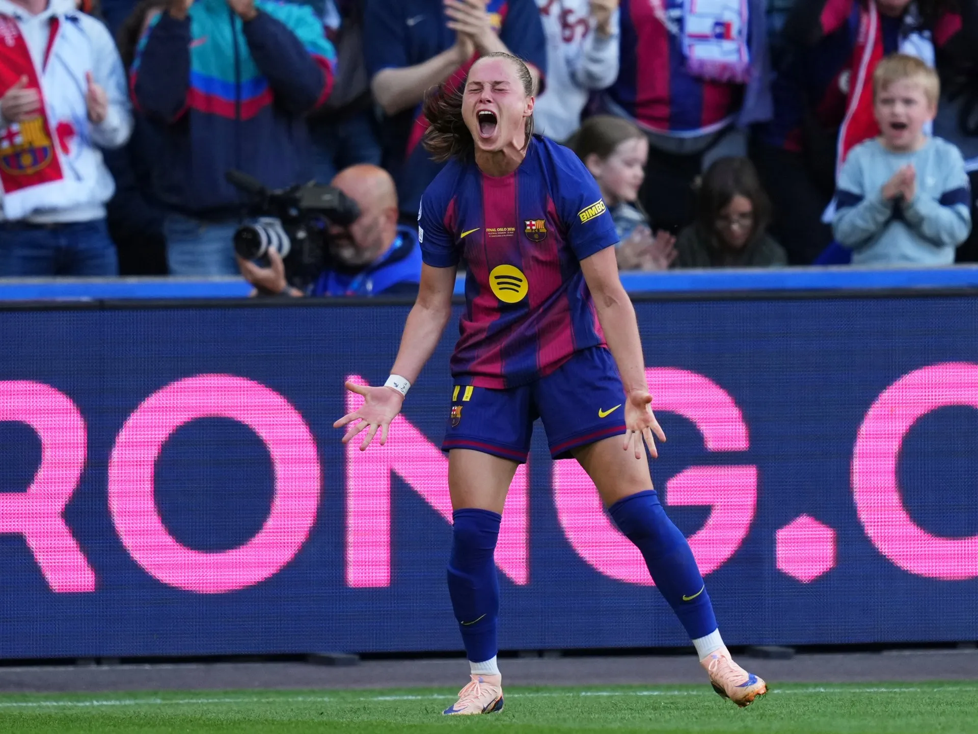 Barcelona zdrobește Lyon cu 4-0 și cucerește Liga Campionilor la fotbal feminin