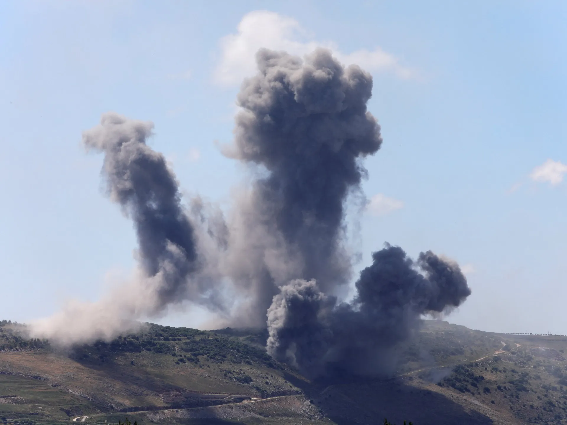 Atacuri israeliene în sudul Libanului: șase morți și ordine de evacuare în masă
