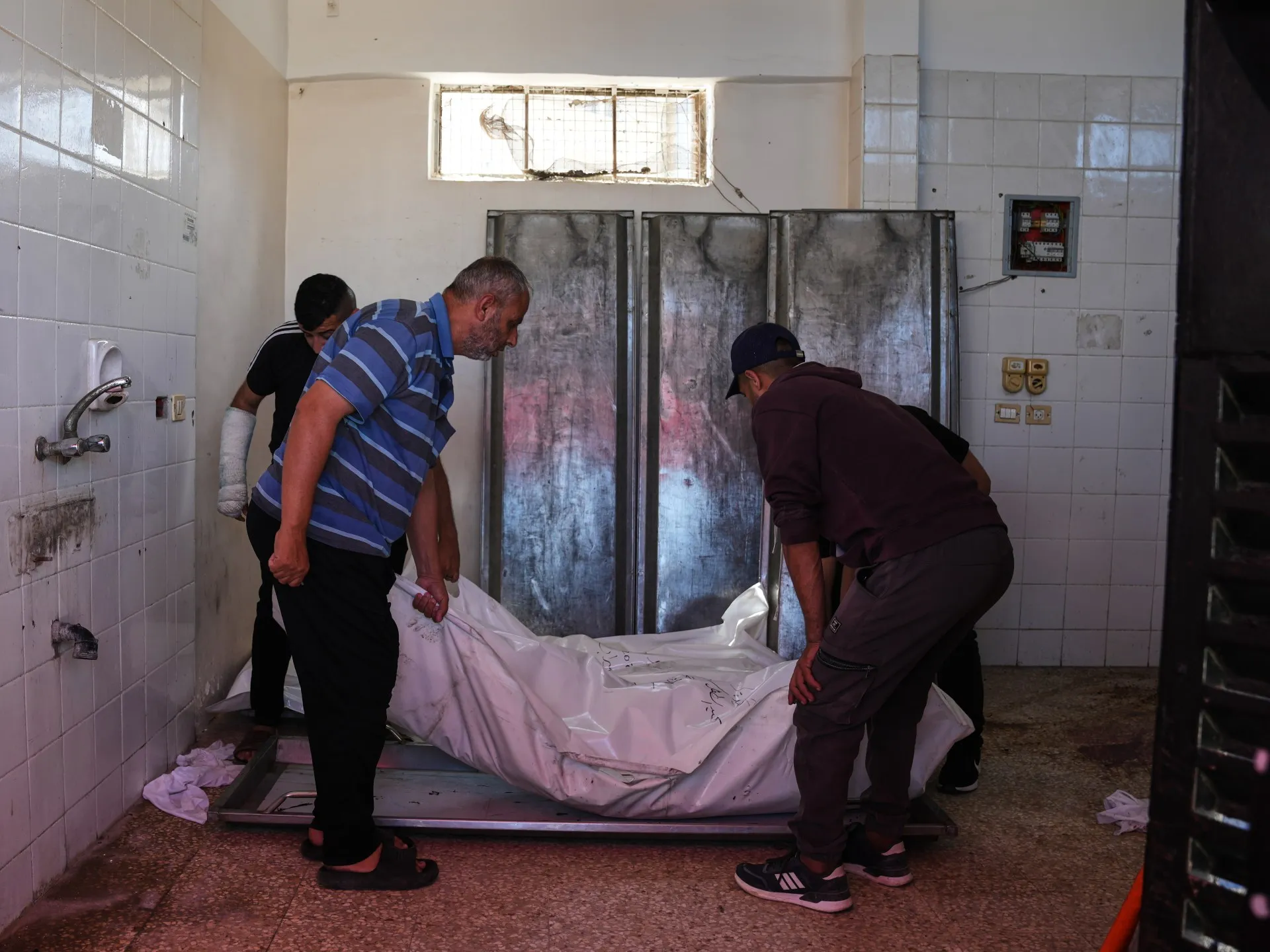 Israel intensifică atacurile în Gaza, în timp ce Netanyahu amână pacea pentru alegeri