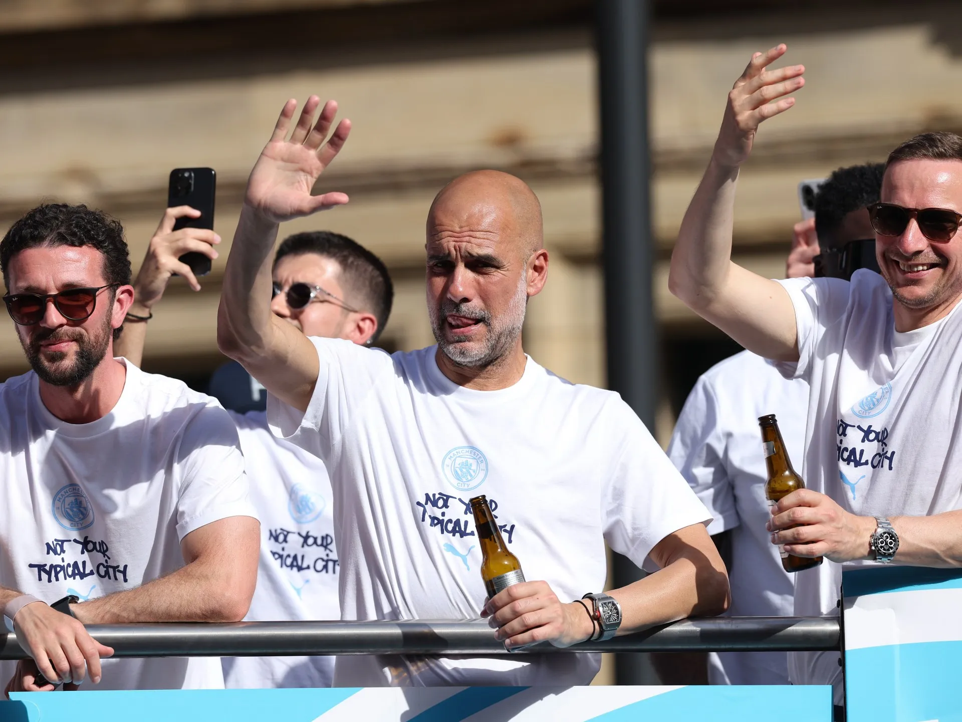 Michael Jordan îi aduce un omagiu lui Pep Guardiola la petrecerea de adio a antrenorului de la Manchester City