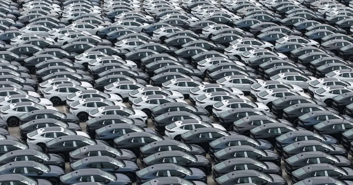 Exporturile de vehicule electrice ale Chinei au crescut cu 40% în aprilie, consolidând dominația globală