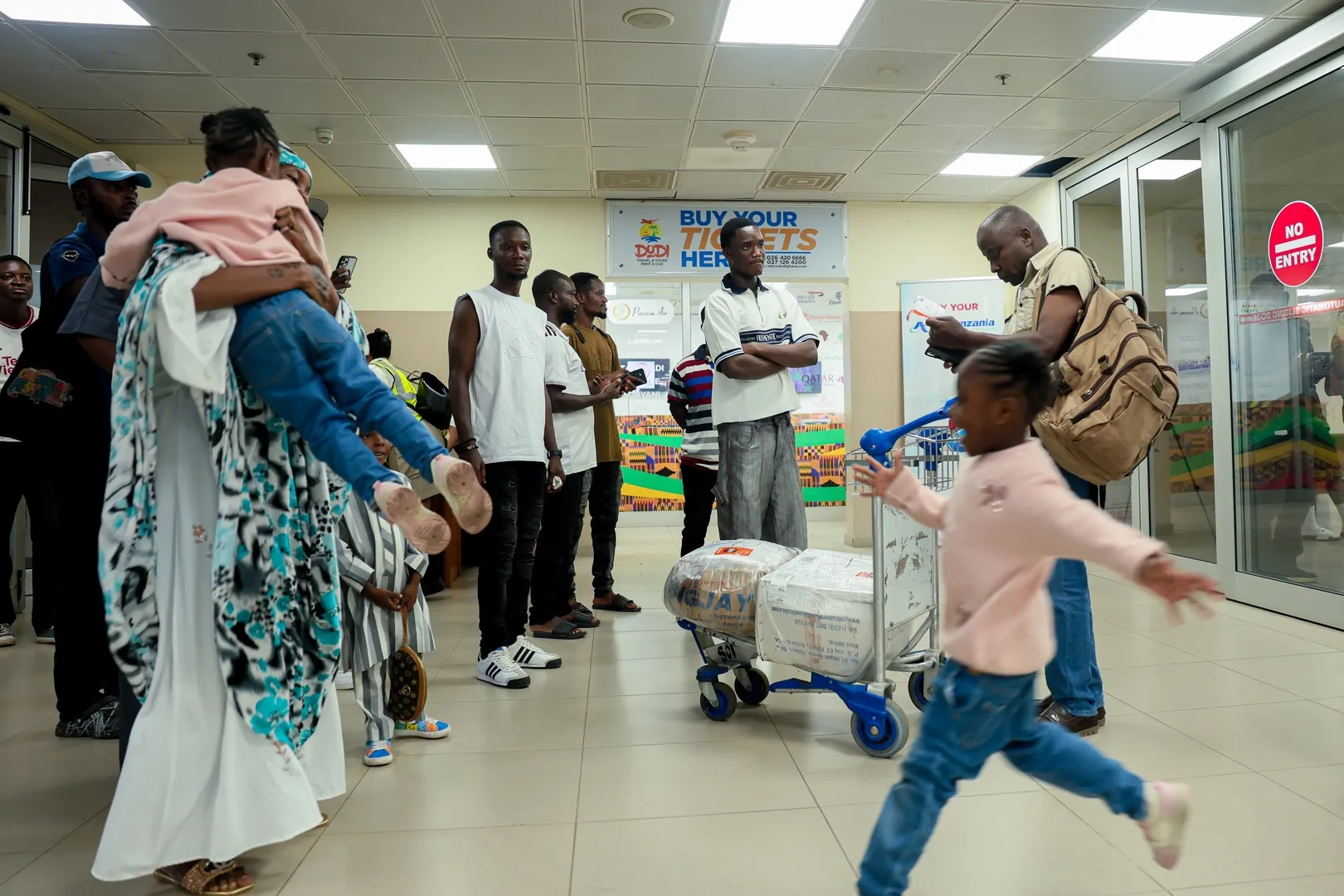 Ghana își primește acasă cetățenii evacuați din Africa de Sud
