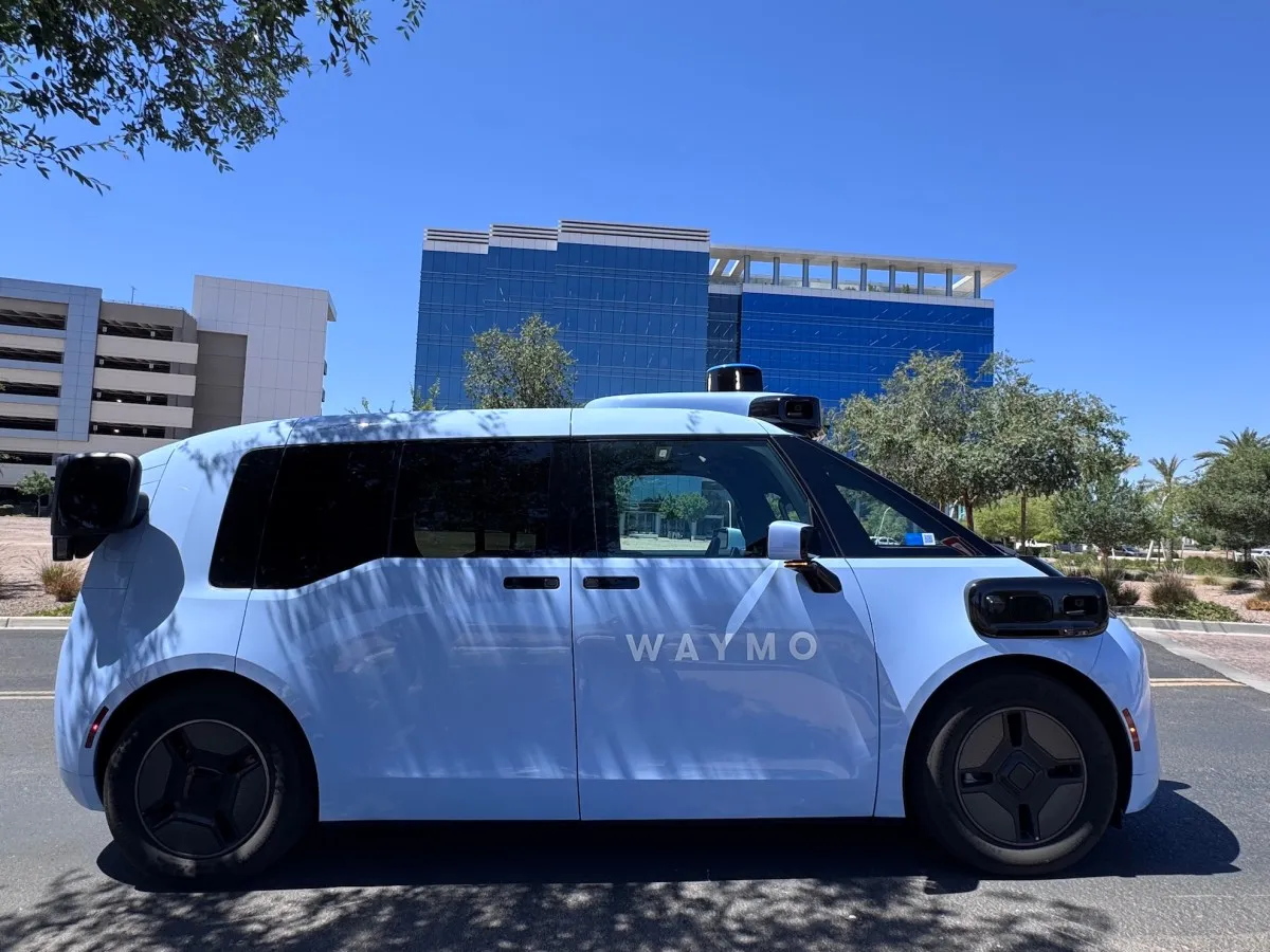 Waymo lansează noul său robotaxi fabricat în China: Ojai, un vehicul gândit să facă bani și să transporte pasageri