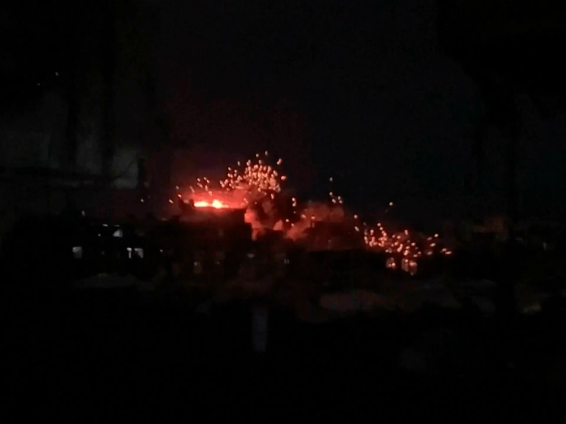Israel lovește o clădire în tabăra de refugiați Shati din Gaza: un atac care reaprinde temerile