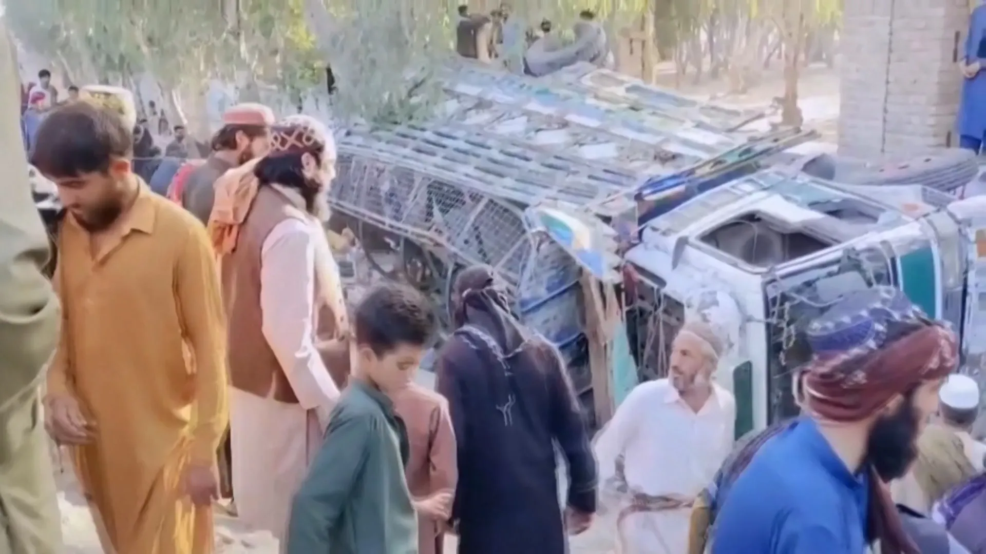 Tragedie în Afganistan: 22 de refugiați au murit după ce camionul în care se aflau s-a răsturnat